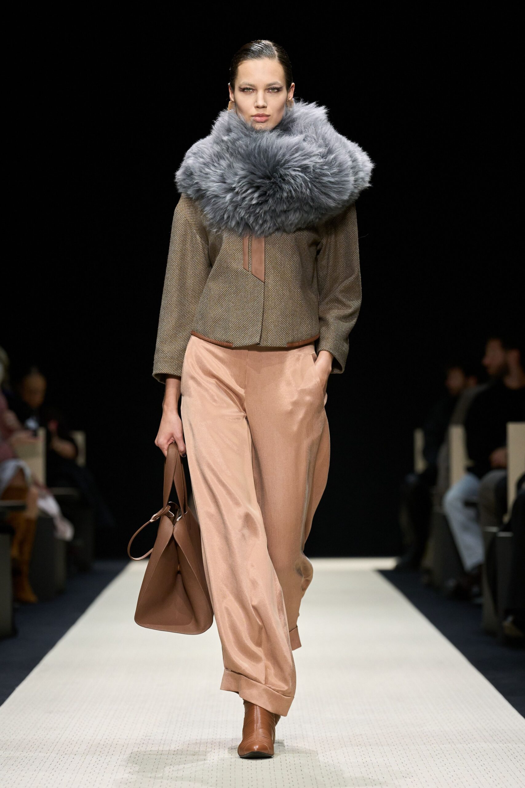Giorgio Armani Fall 2025 Ready-to-Wear Look 1