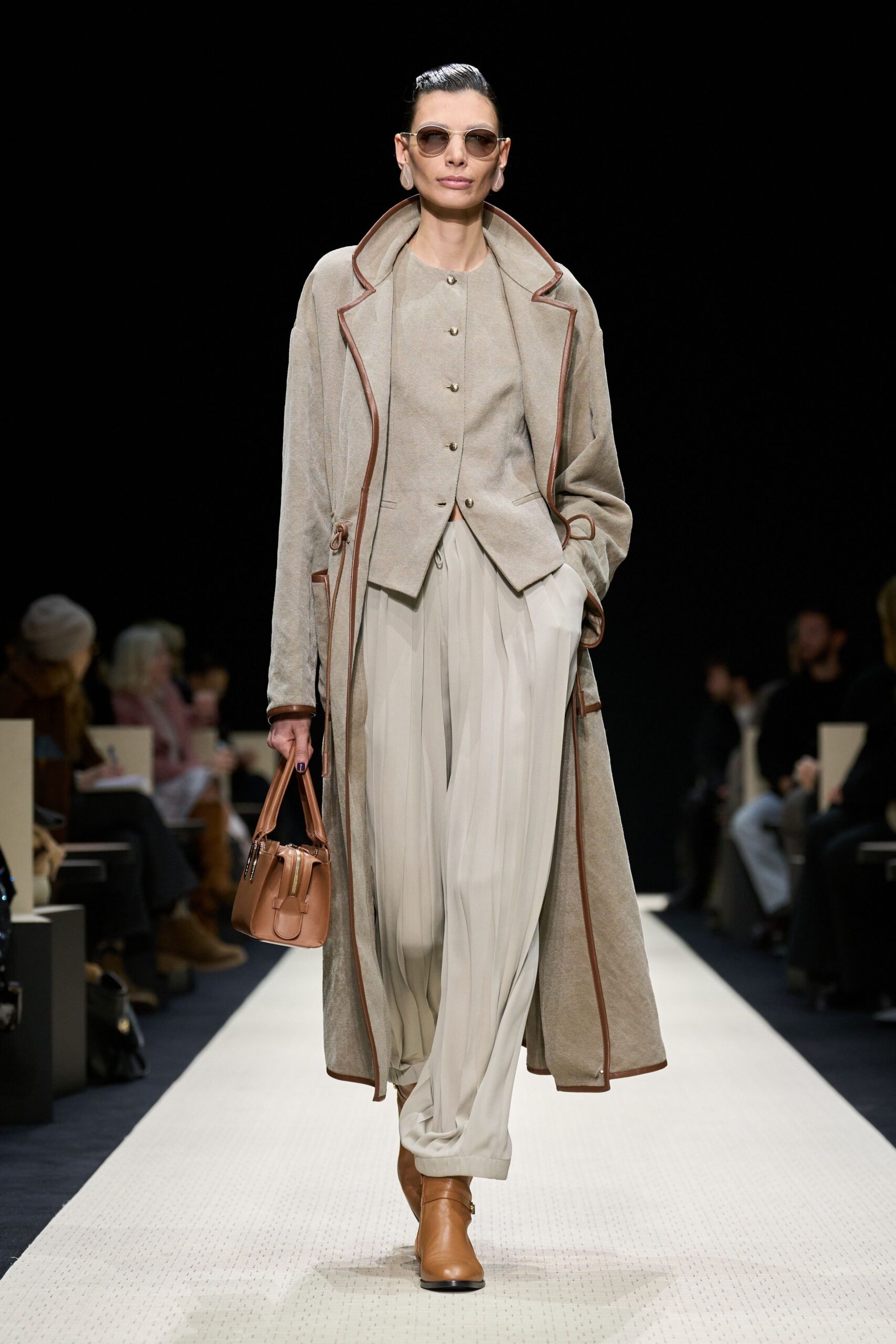 tan leather bag
