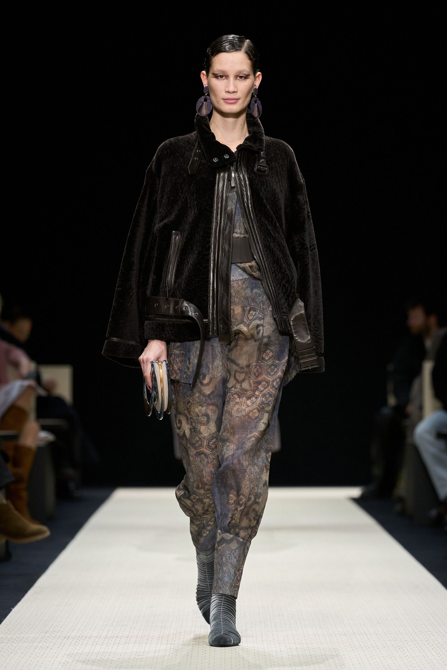Giorgio Armani Fall 2025 Ready-to-Wear Look 17