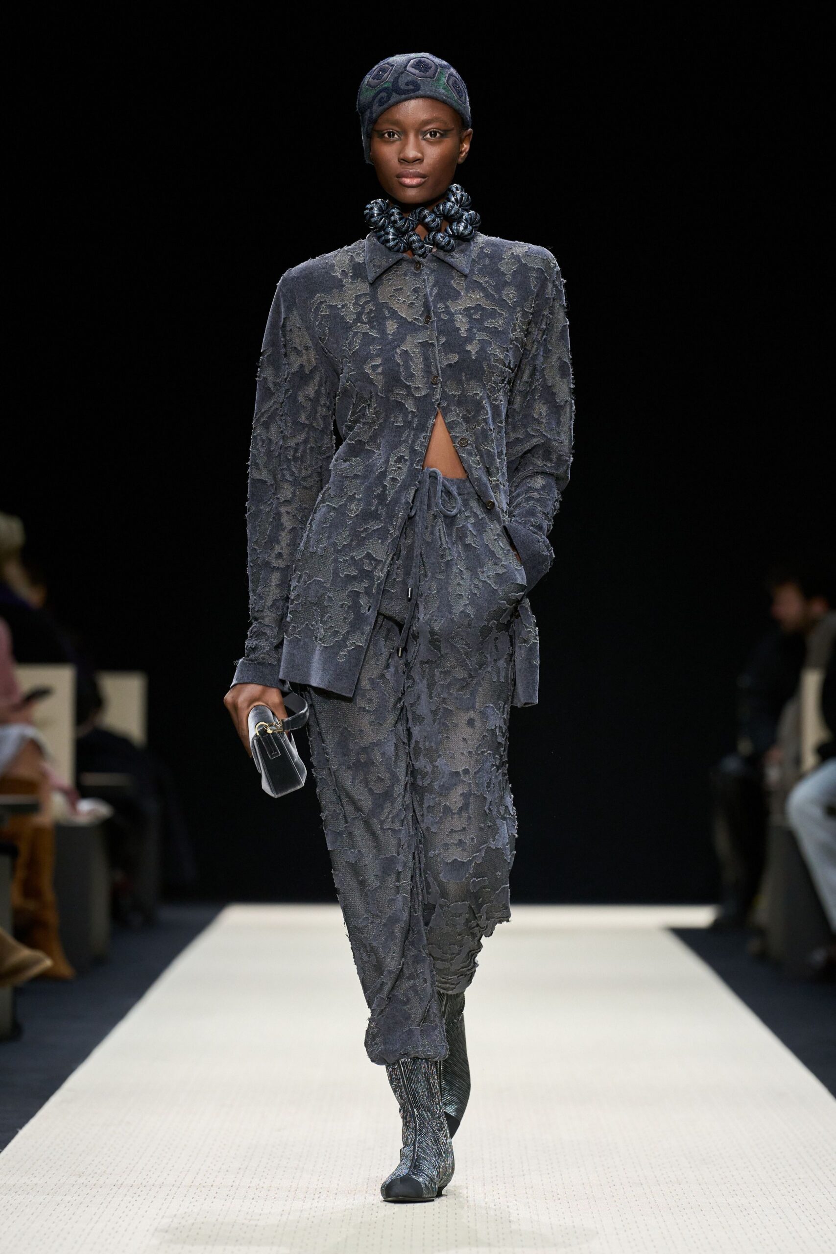 Giorgio Armani Fall 2025 Ready-to-Wear Look 45