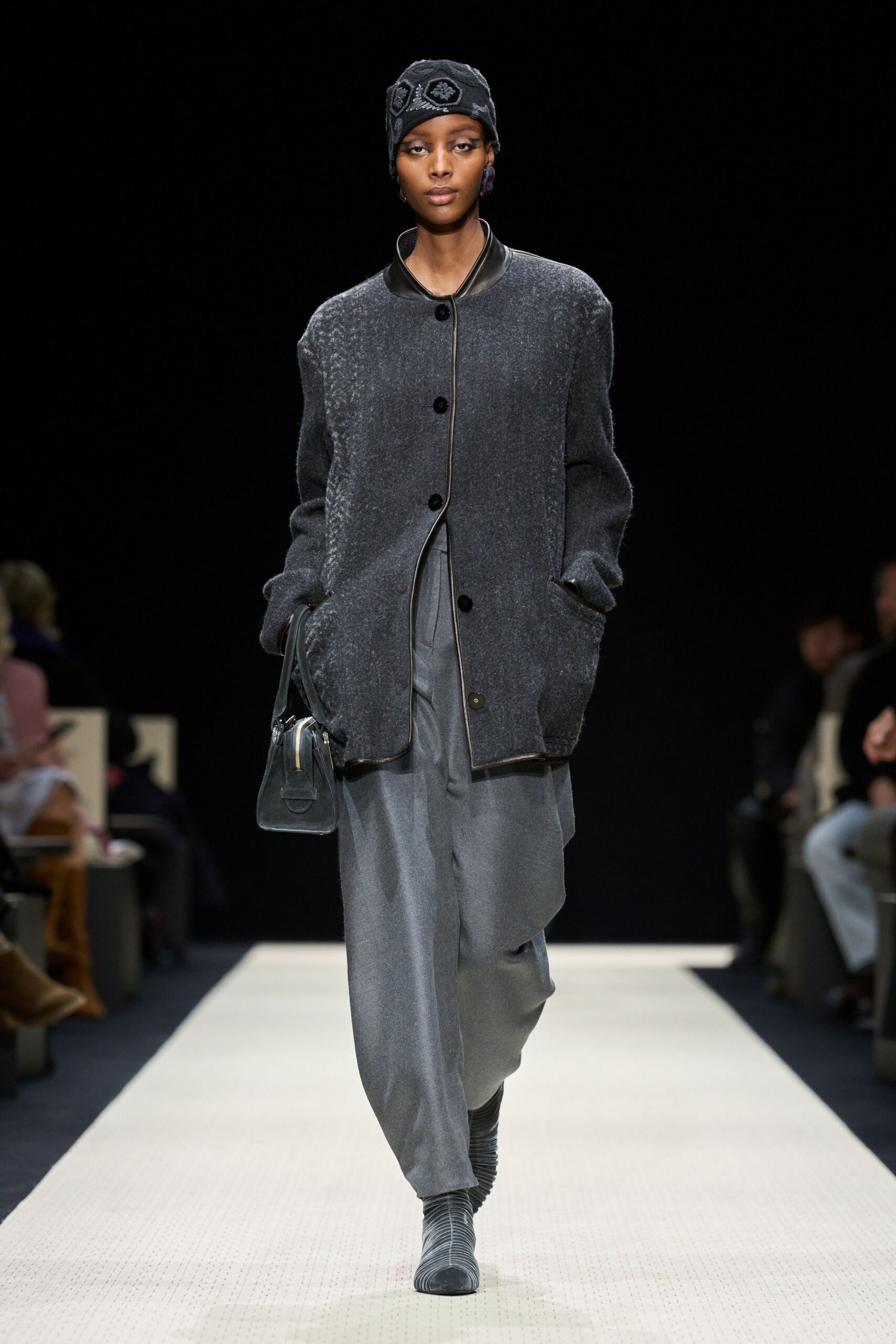 gray wool long-sleeve collared relaxed buttoned pockets jacket