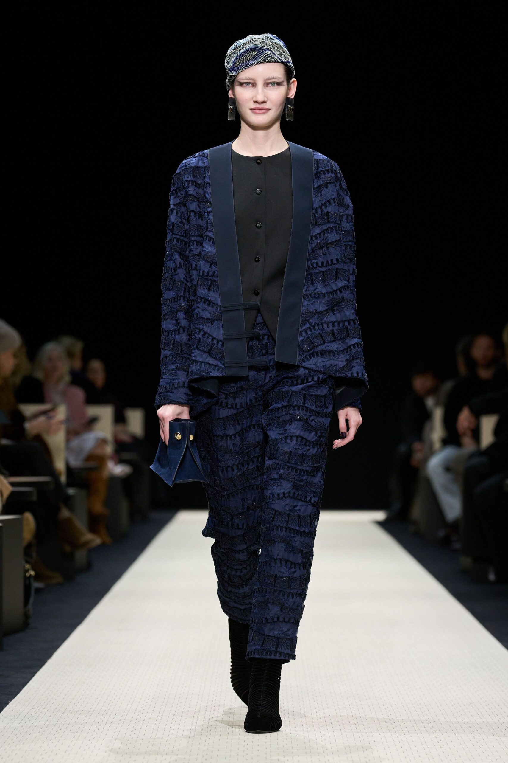blue cotton long-sleeve collared relaxed layered blazer