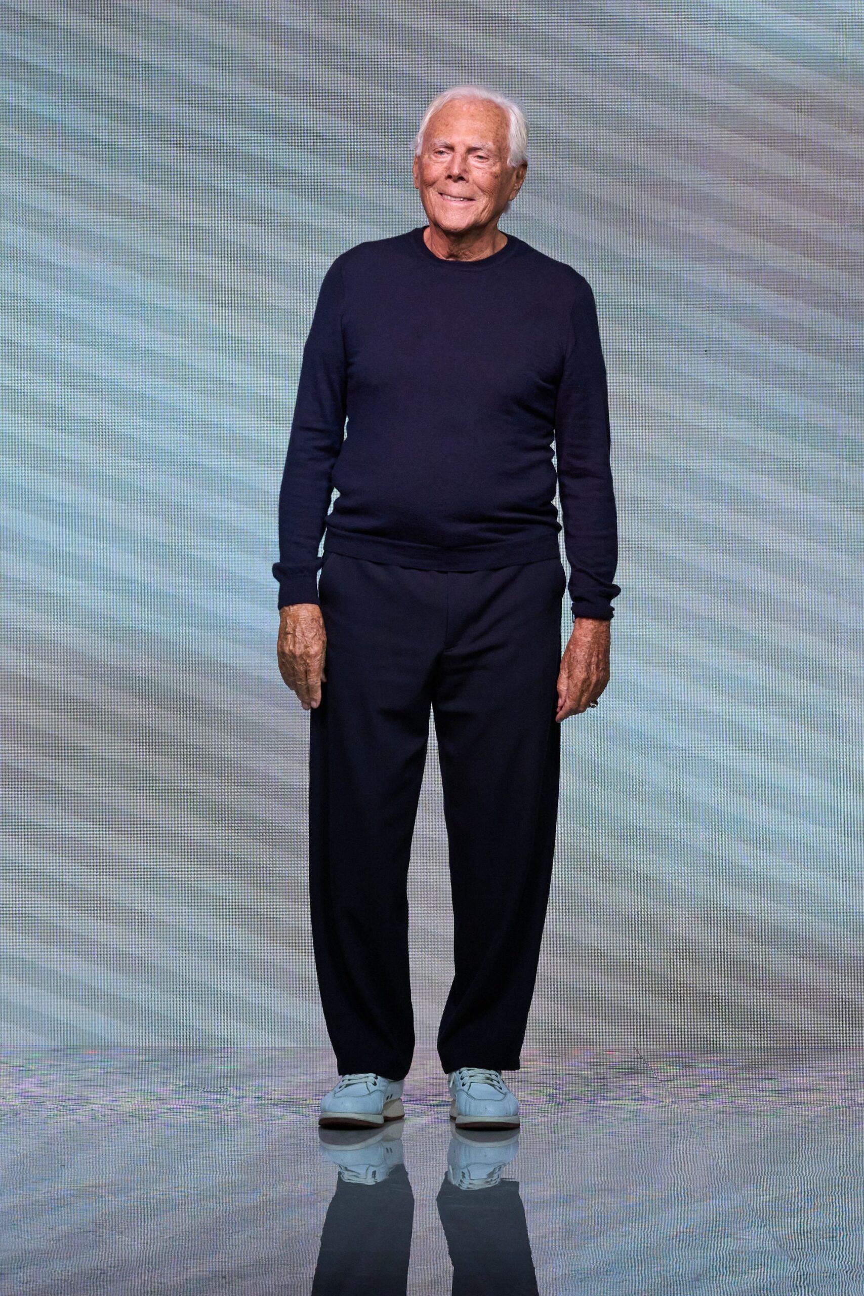 black cotton long-sleeve collared fitted sweater