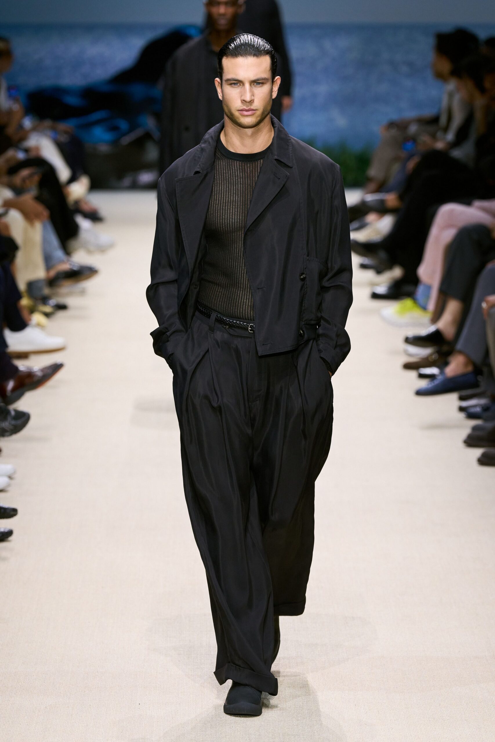 black cotton long-sleeve collared relaxed buttoned jacket