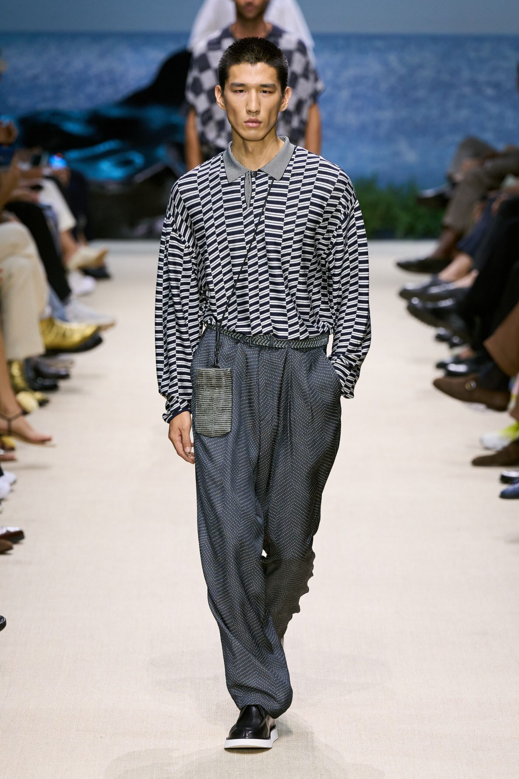 black cotton long-sleeve collared relaxed checked shirt