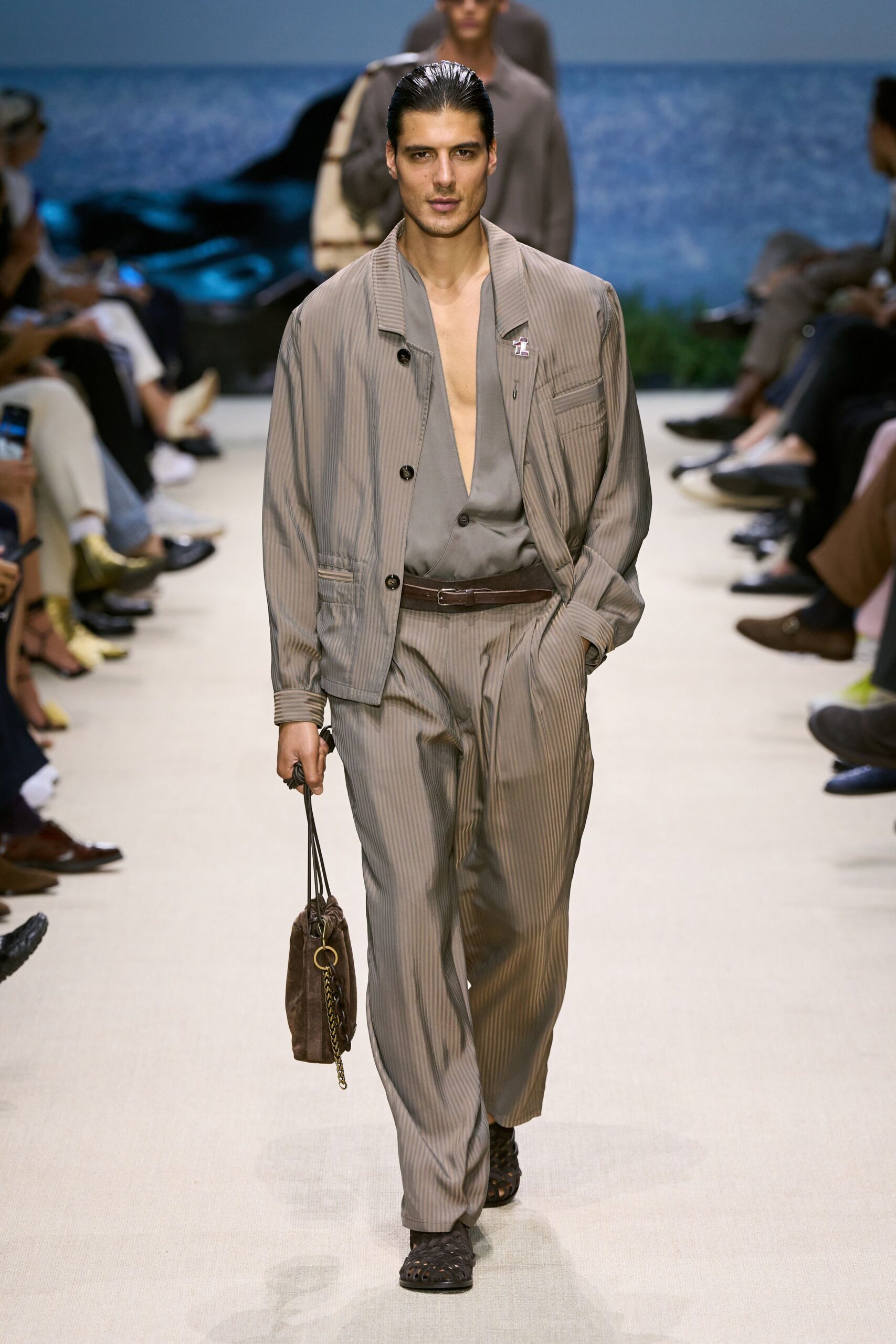 beige cotton long-sleeve v-neck relaxed striped suit