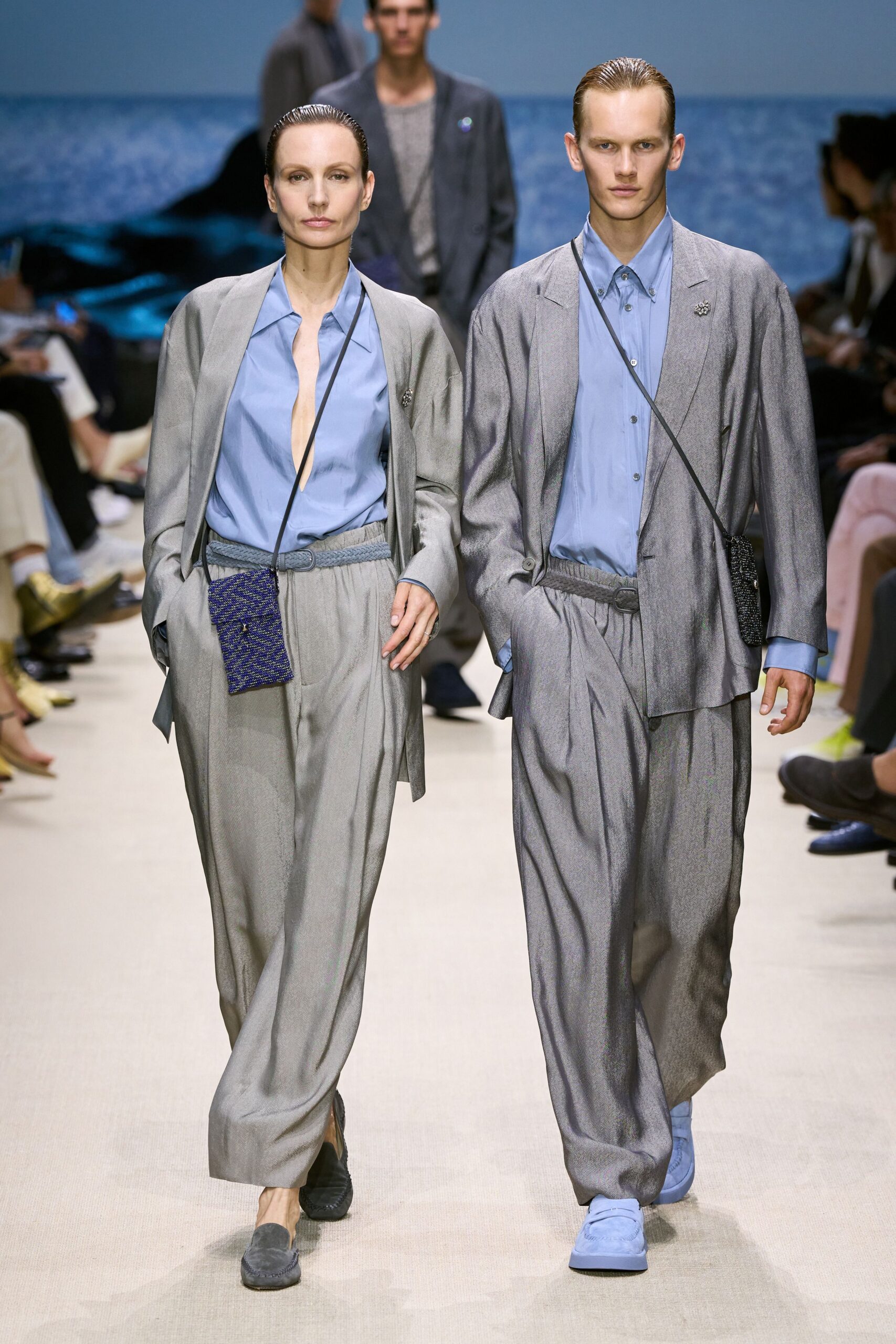 gray cotton long-sleeve collared relaxed pleated suit
