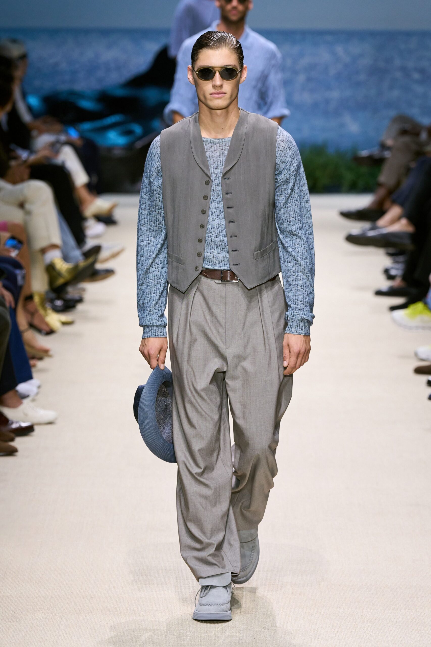 gray cotton sleeveless collared relaxed buttoned vest