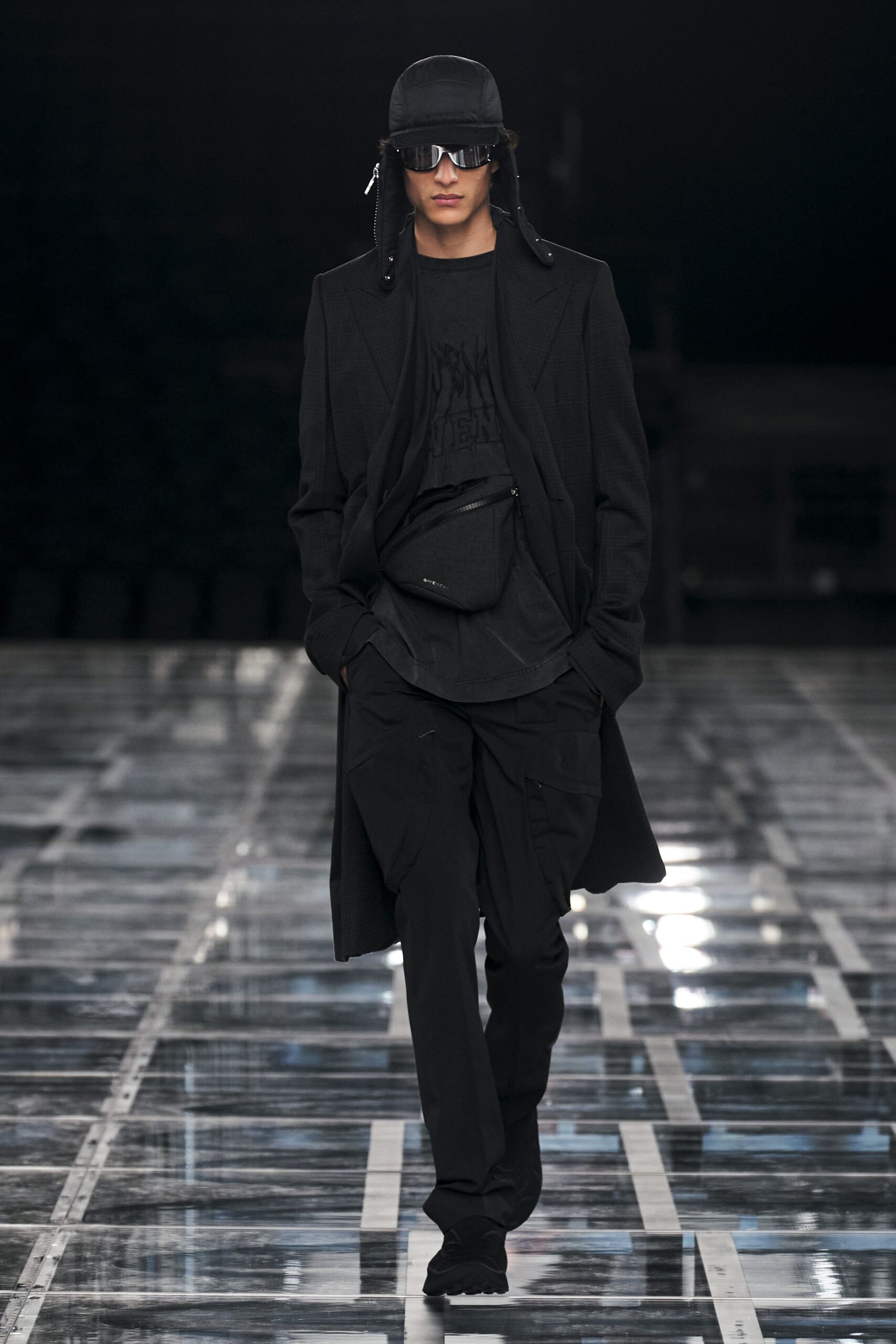 black wool long-sleeve collared relaxed buttoned coat