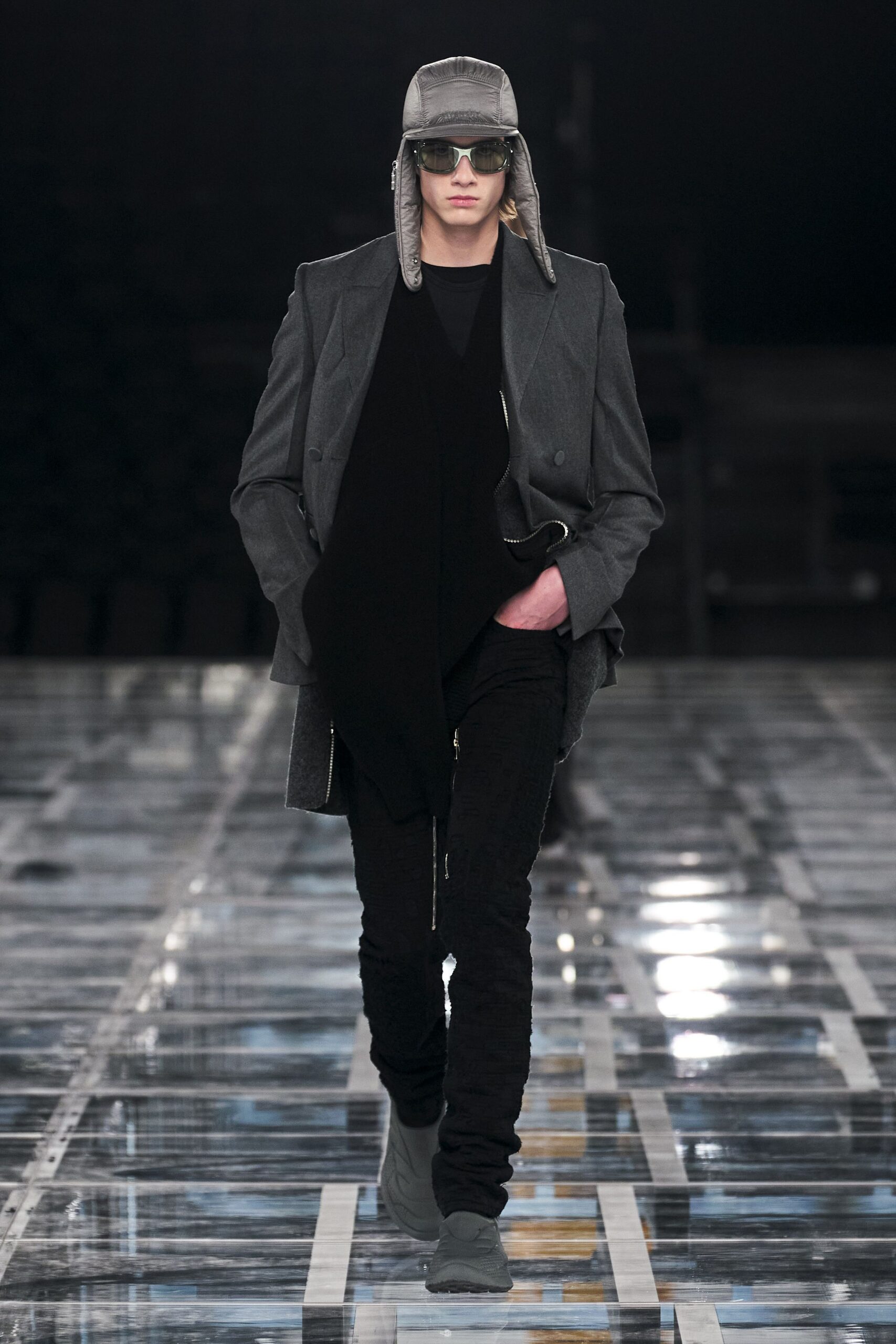 gray wool long-sleeve collared structured buttoned coat