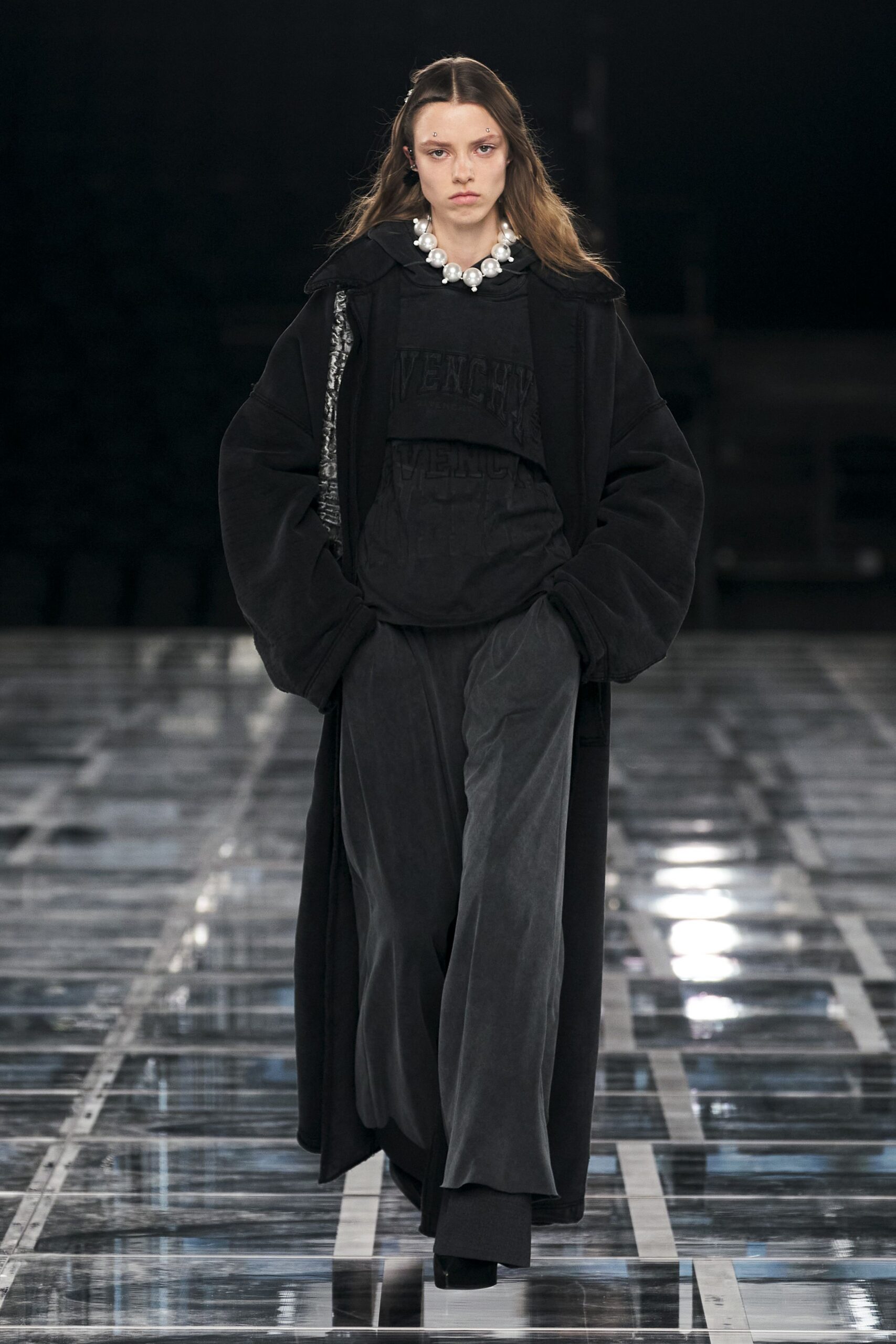 black cotton long-sleeve oversized zippered coat