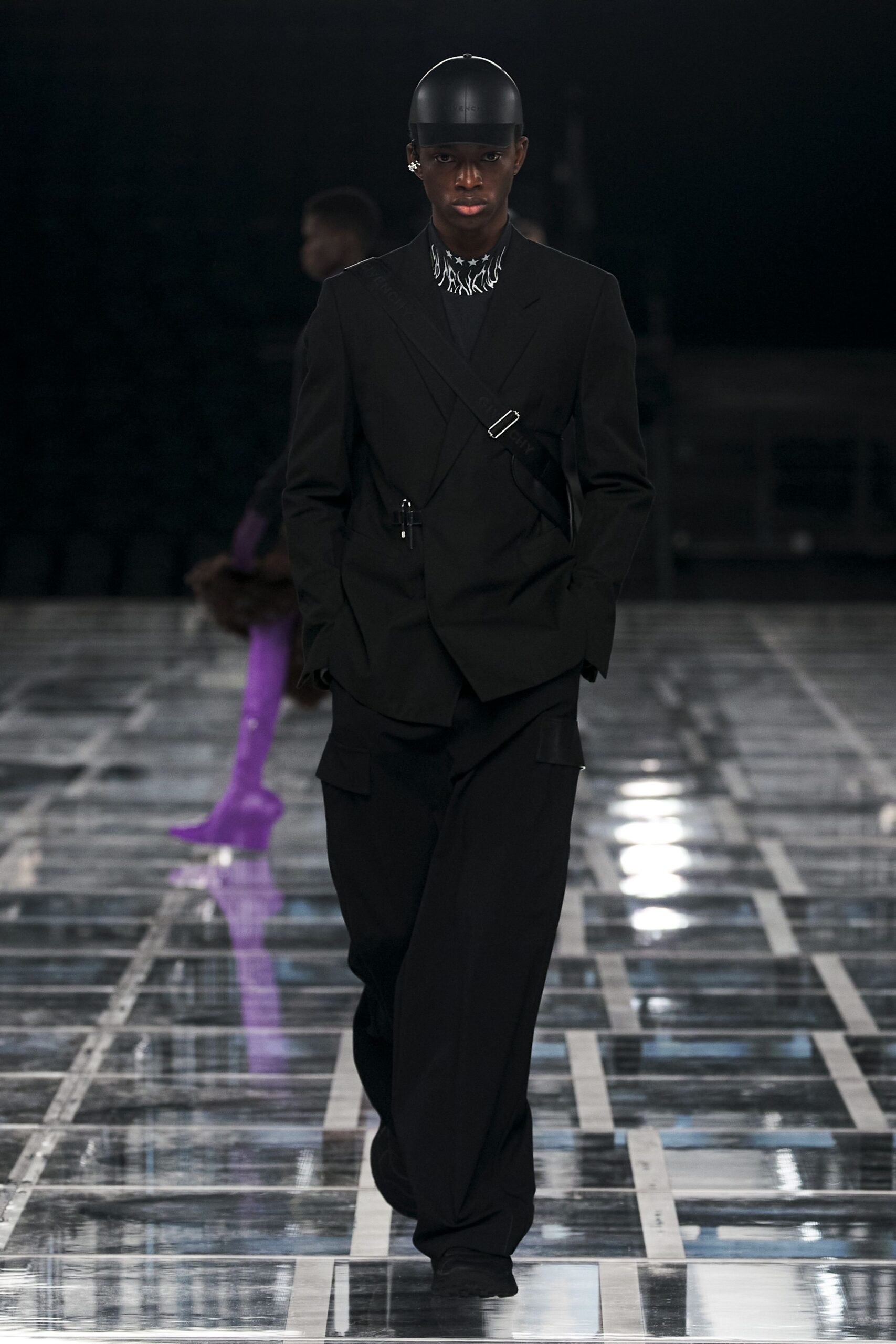 black cotton long-sleeve collared fitted zippered pockets suit