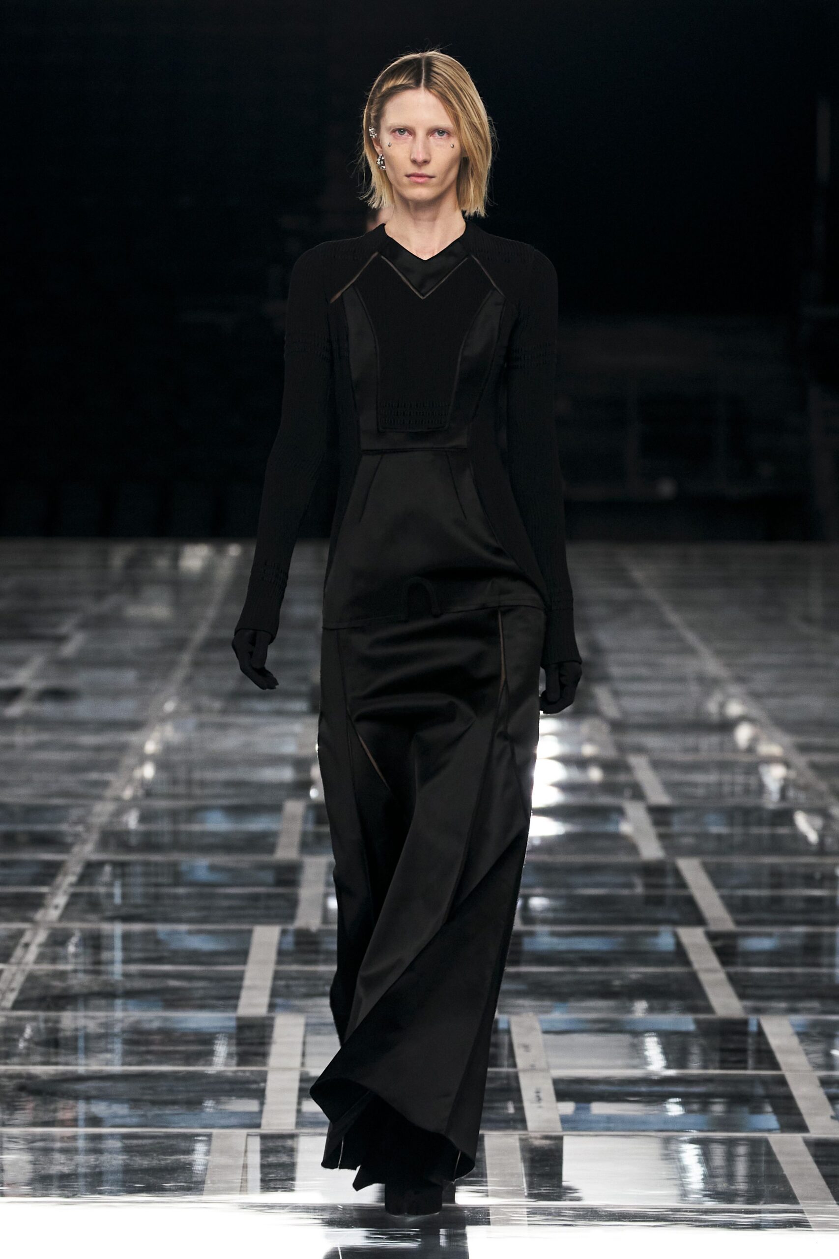 black silk fitted gloves