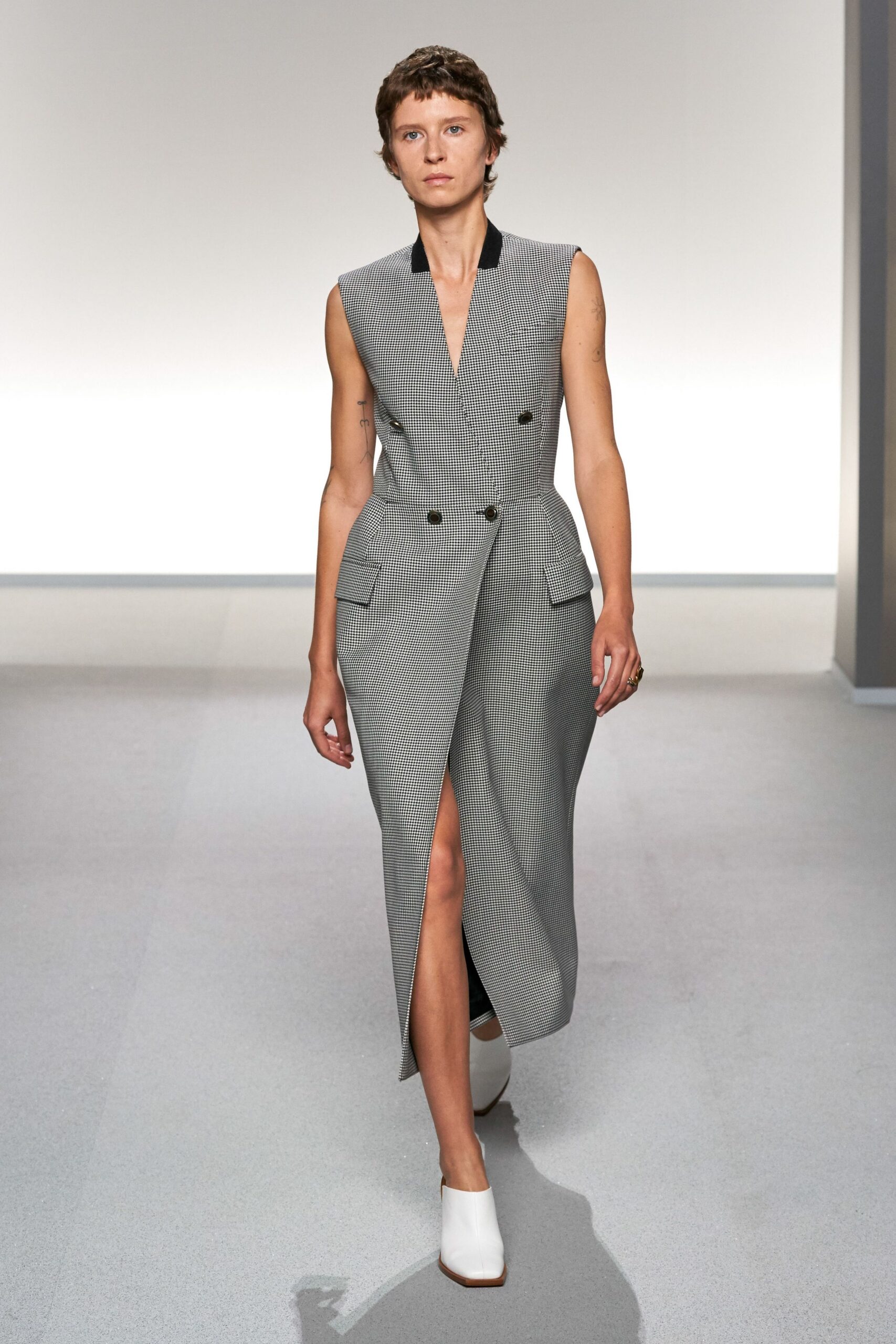 Givenchy Spring 2020 Ready-to-Wear Look 9
