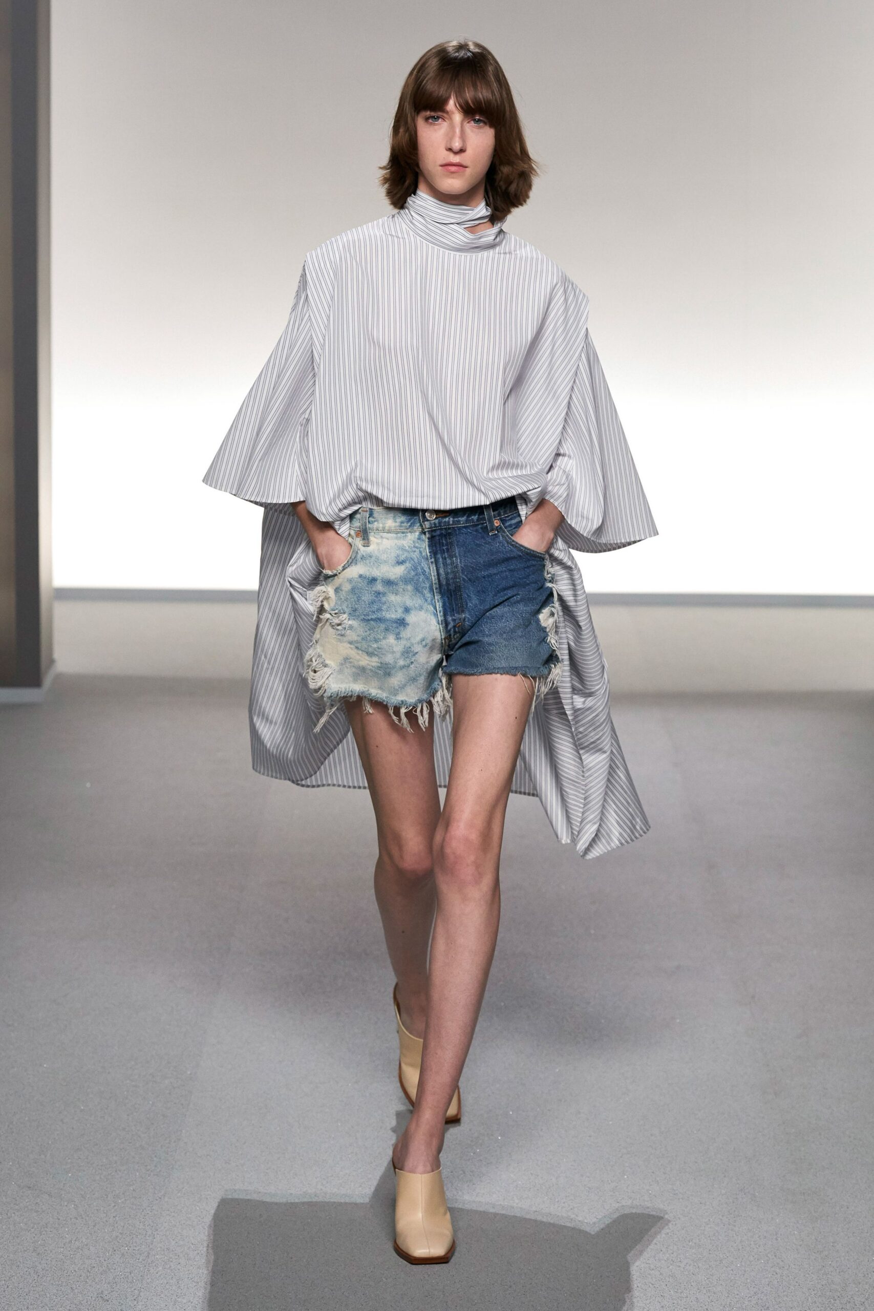 blue denim fitted distressed shorts