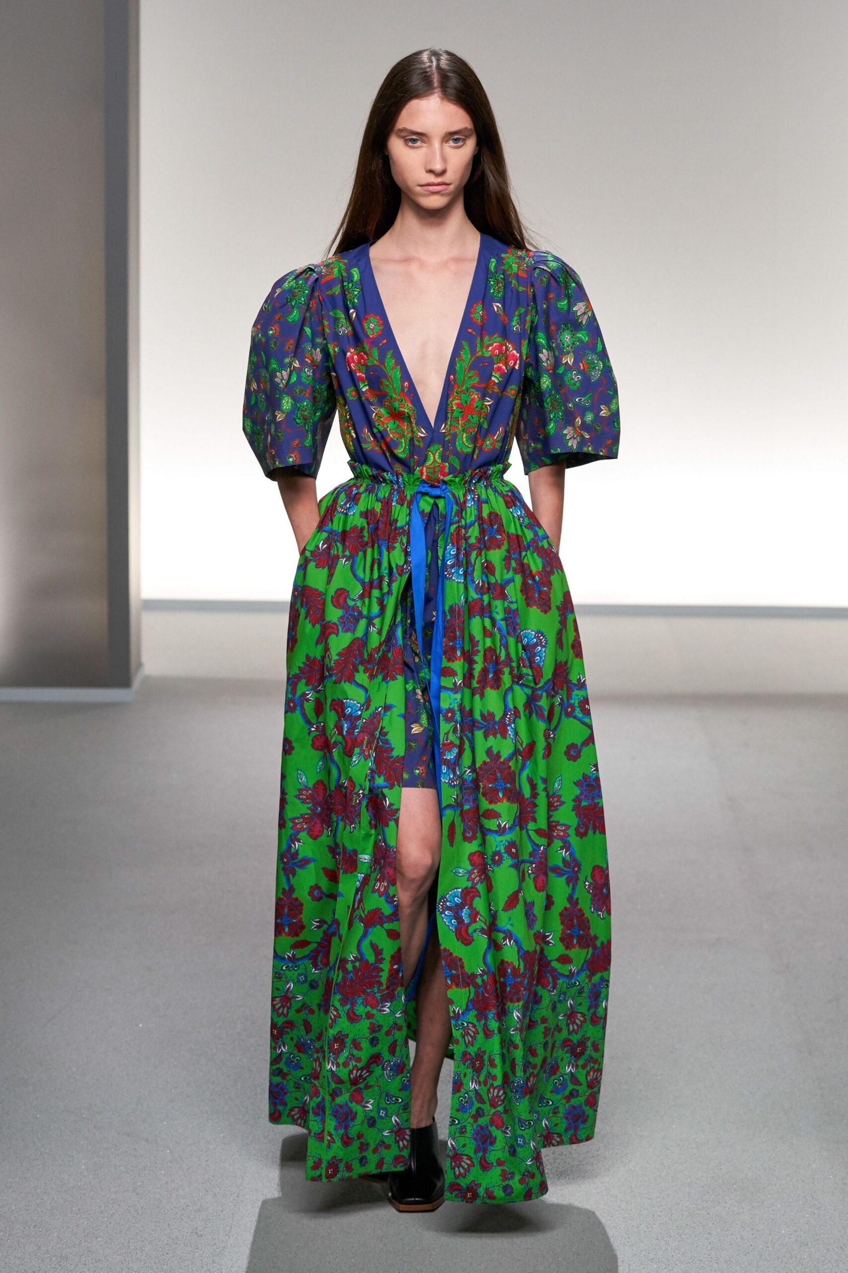 green cotton short-sleeve v-neck fitted floral tiered dress