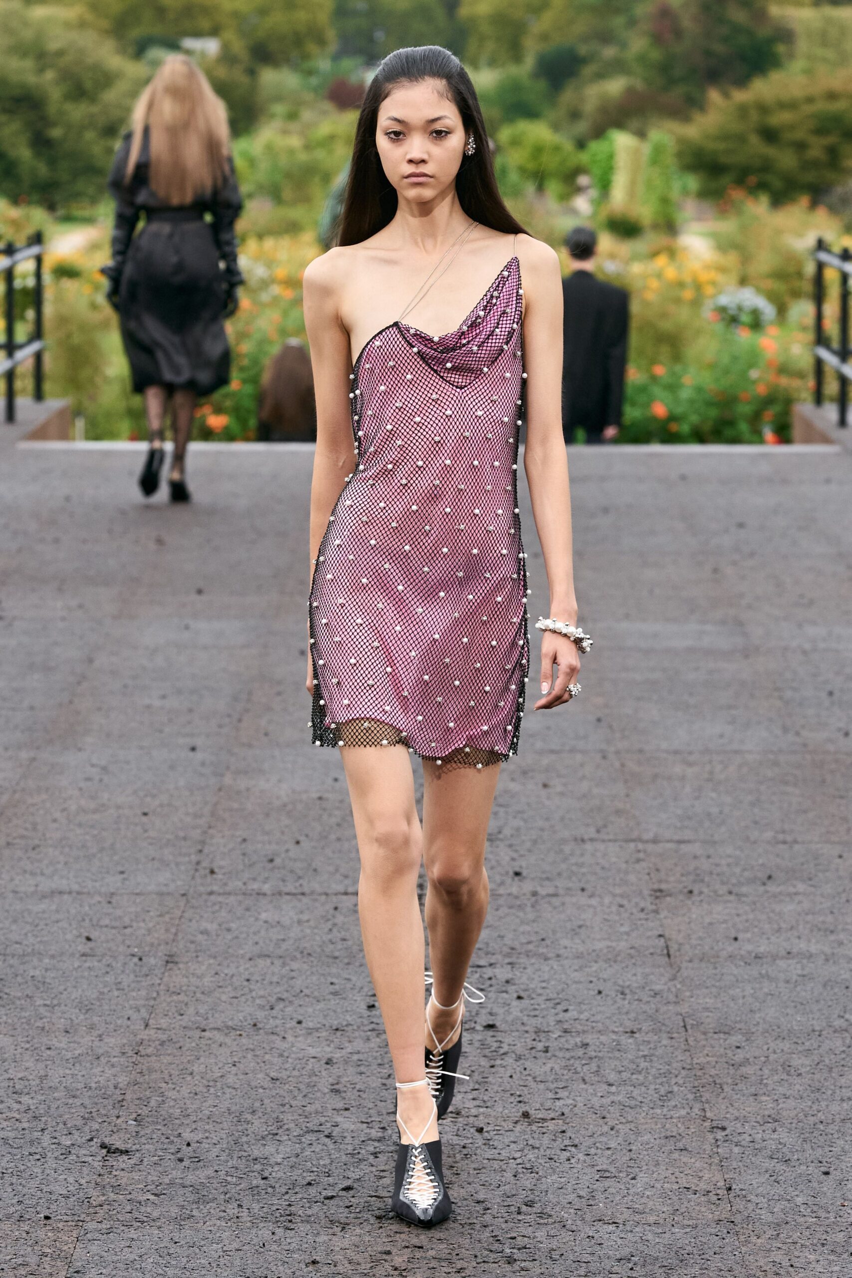 Givenchy Spring 2023 Ready-to-Wear Look 39