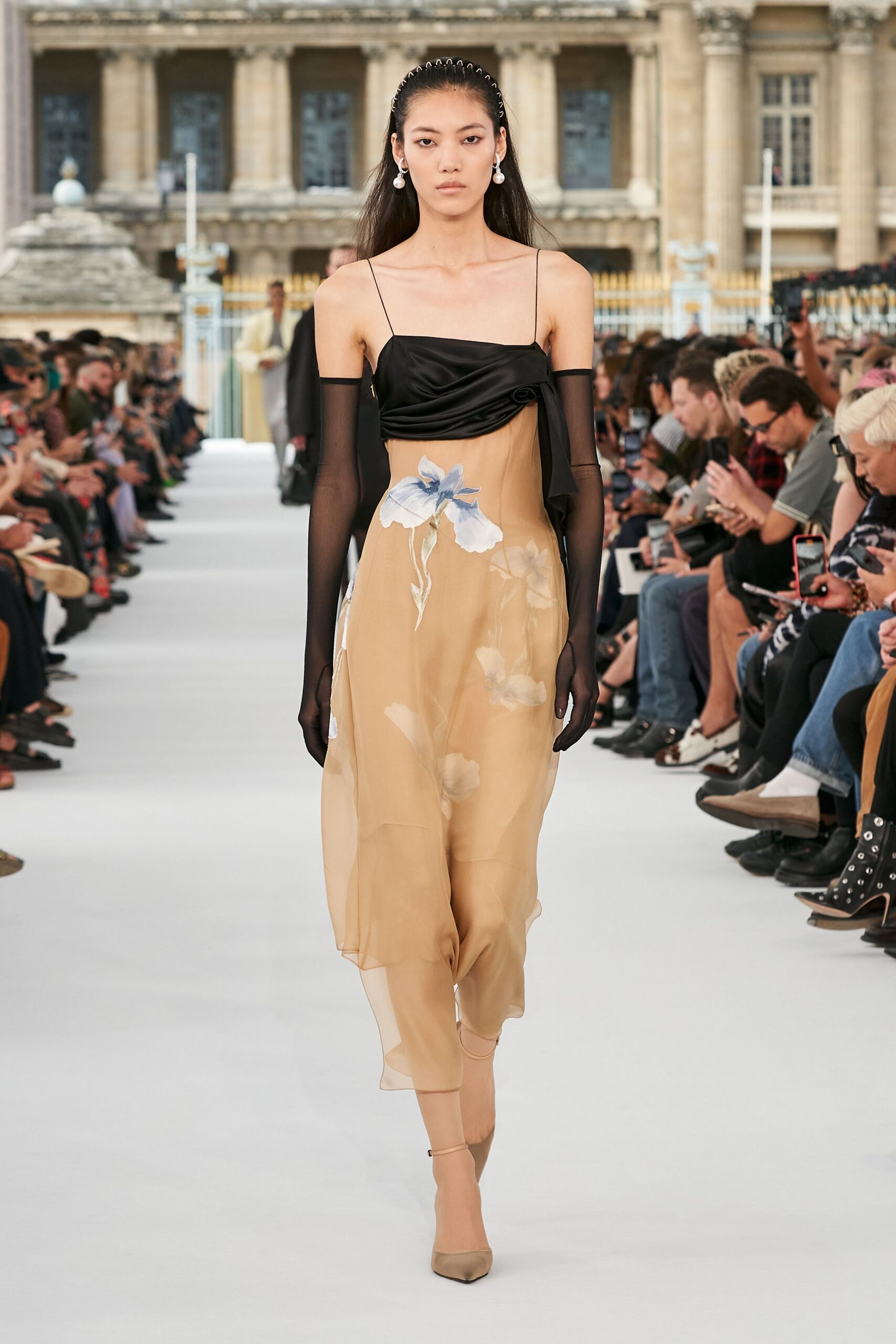 Givenchy Spring 2024 Ready-to-Wear Look 4