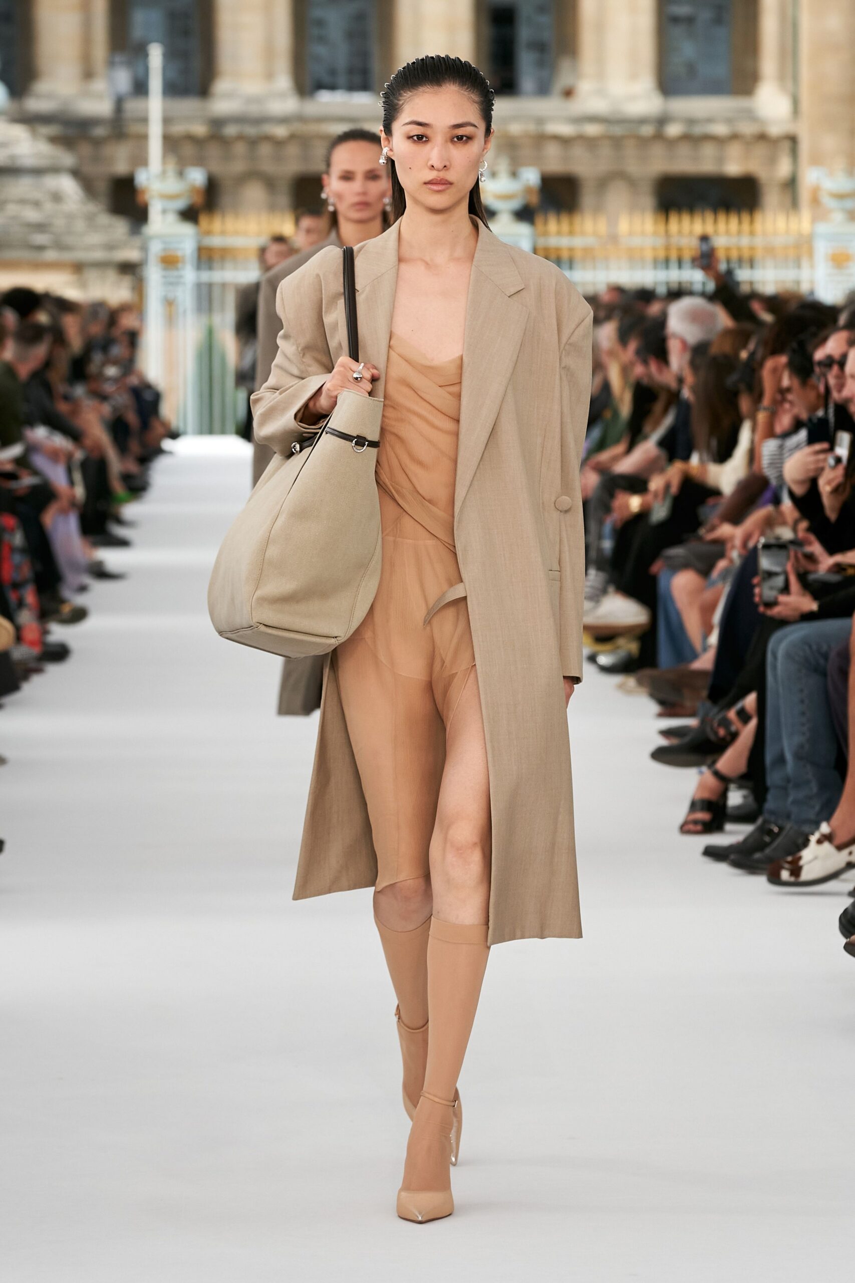 Givenchy Spring 2024 Ready-to-Wear Look 18