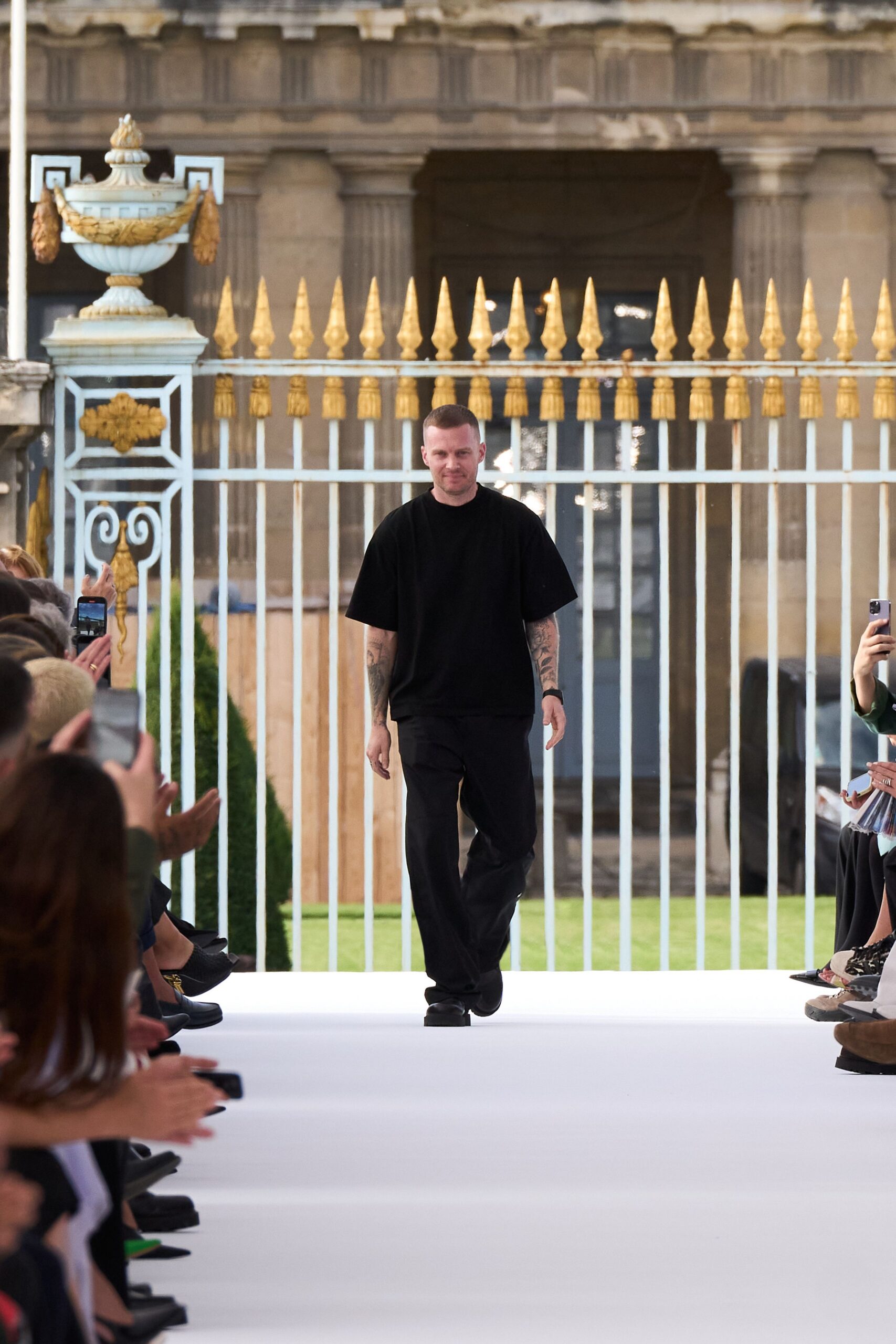 Givenchy Spring 2024 Ready-to-Wear Look 53