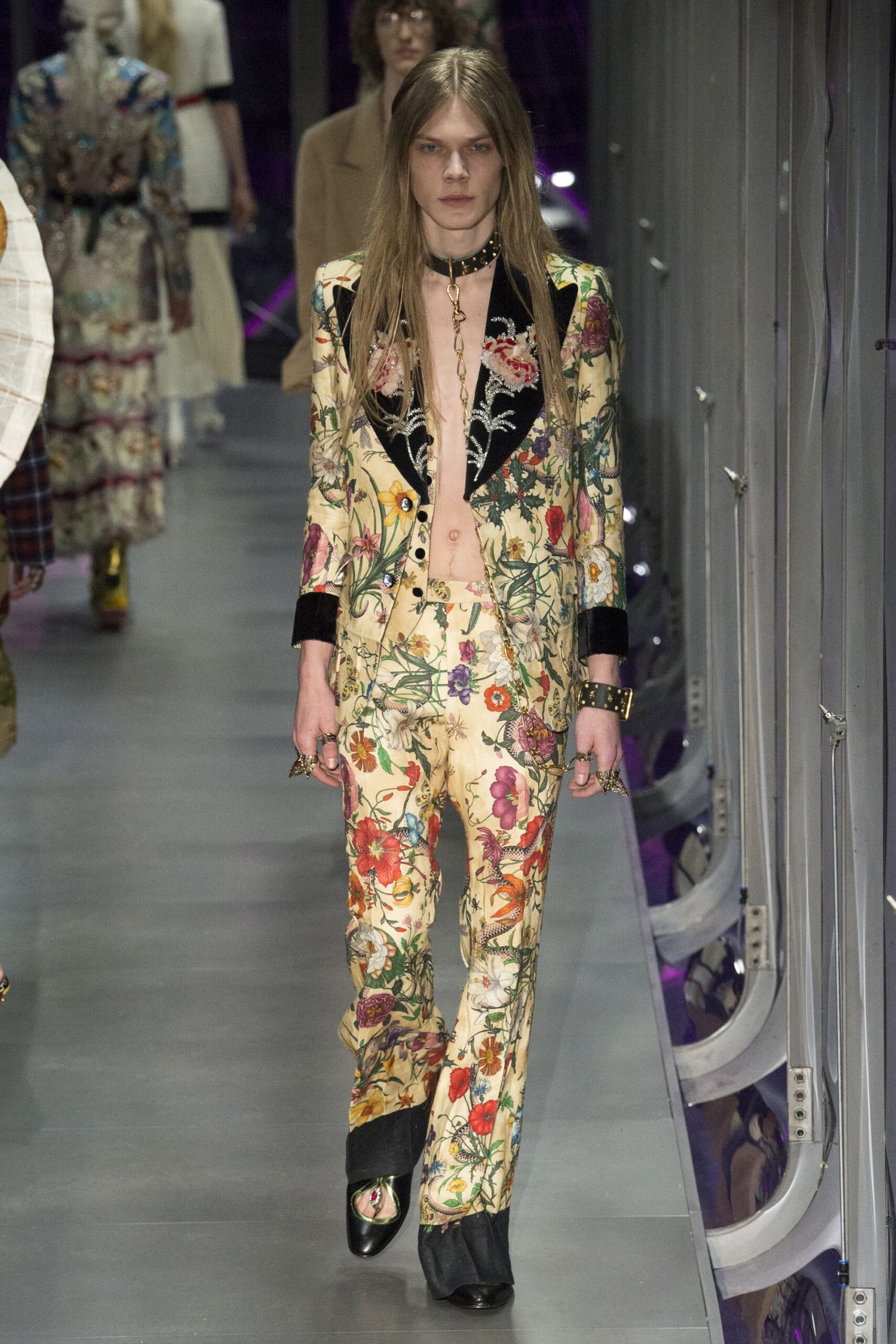 multi silk long-sleeve collared fitted floral buttoned suit