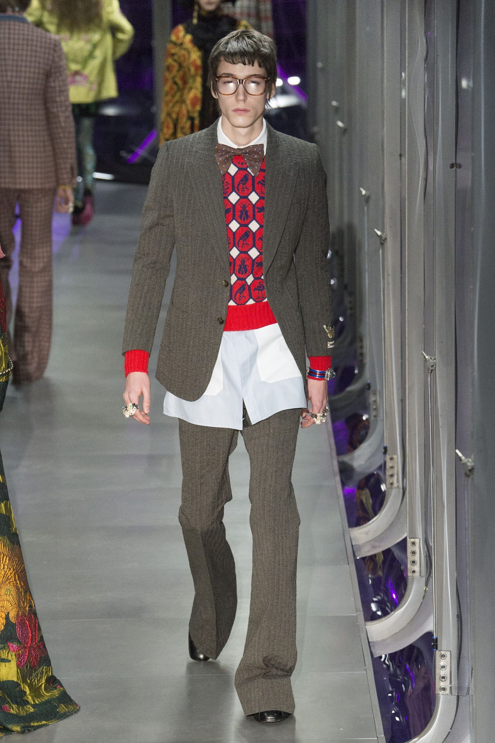 brown wool long-sleeve collared tailored buttoned flared suit