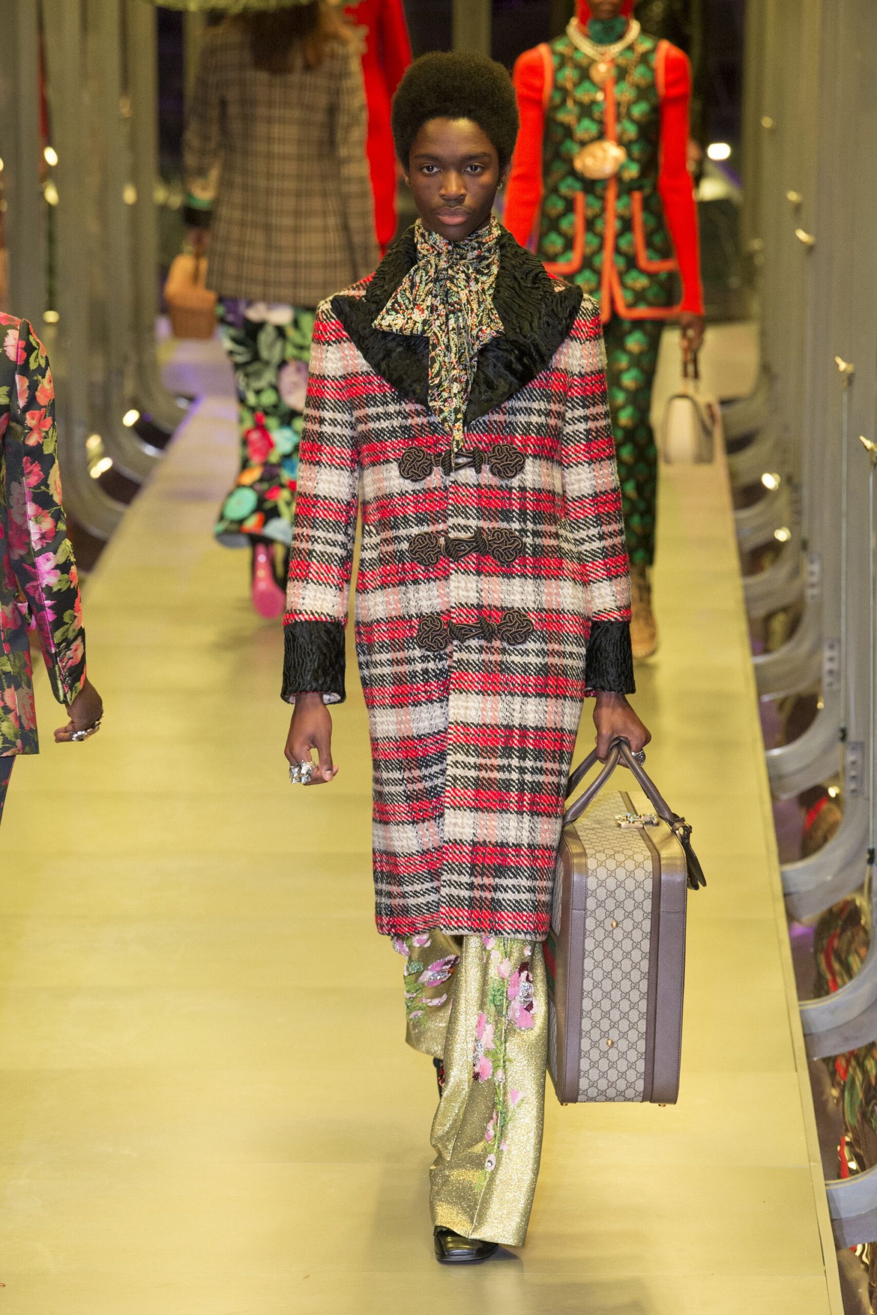Gucci Fall 2017 Ready-to-Wear Look 27