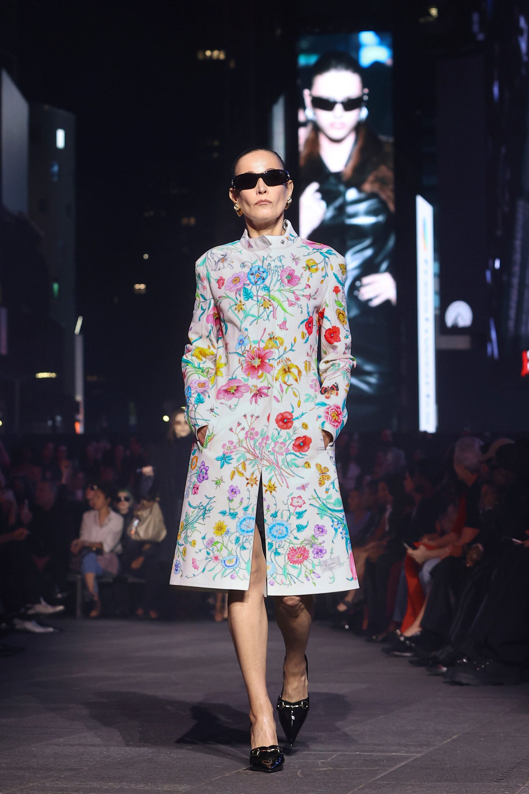 white cotton long-sleeve collared fitted embroidered buttoned coat