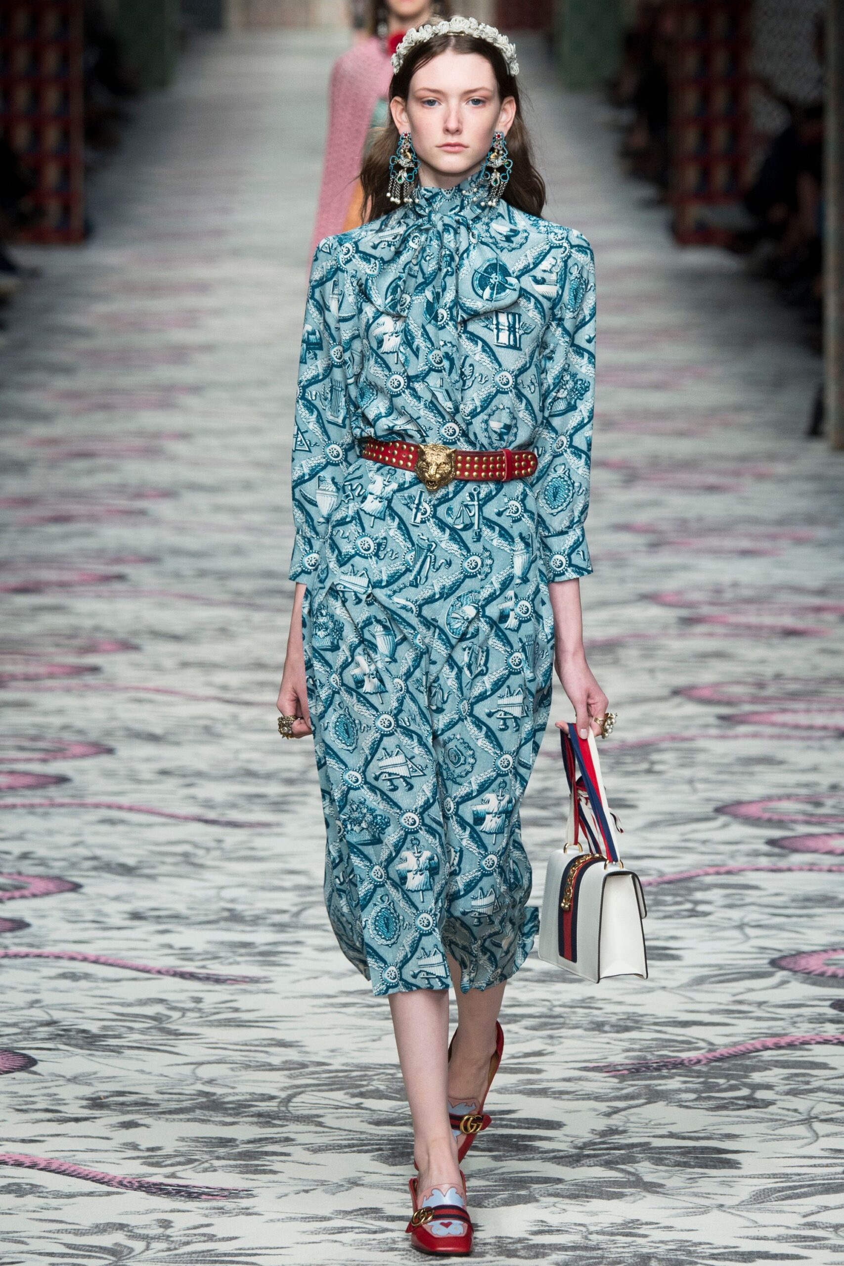 Gucci Spring 2016 Ready-to-Wear Look 15