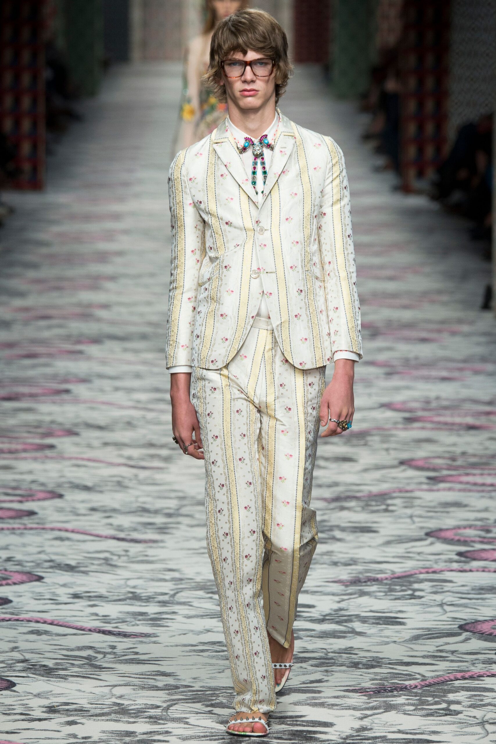 white cotton long-sleeve collared tailored striped embroidered suit