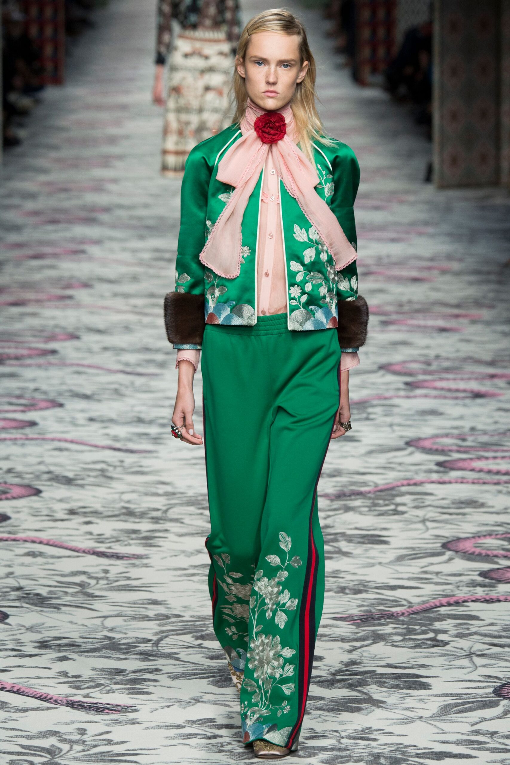green silk long-sleeve collared fitted floral embroidered jacket