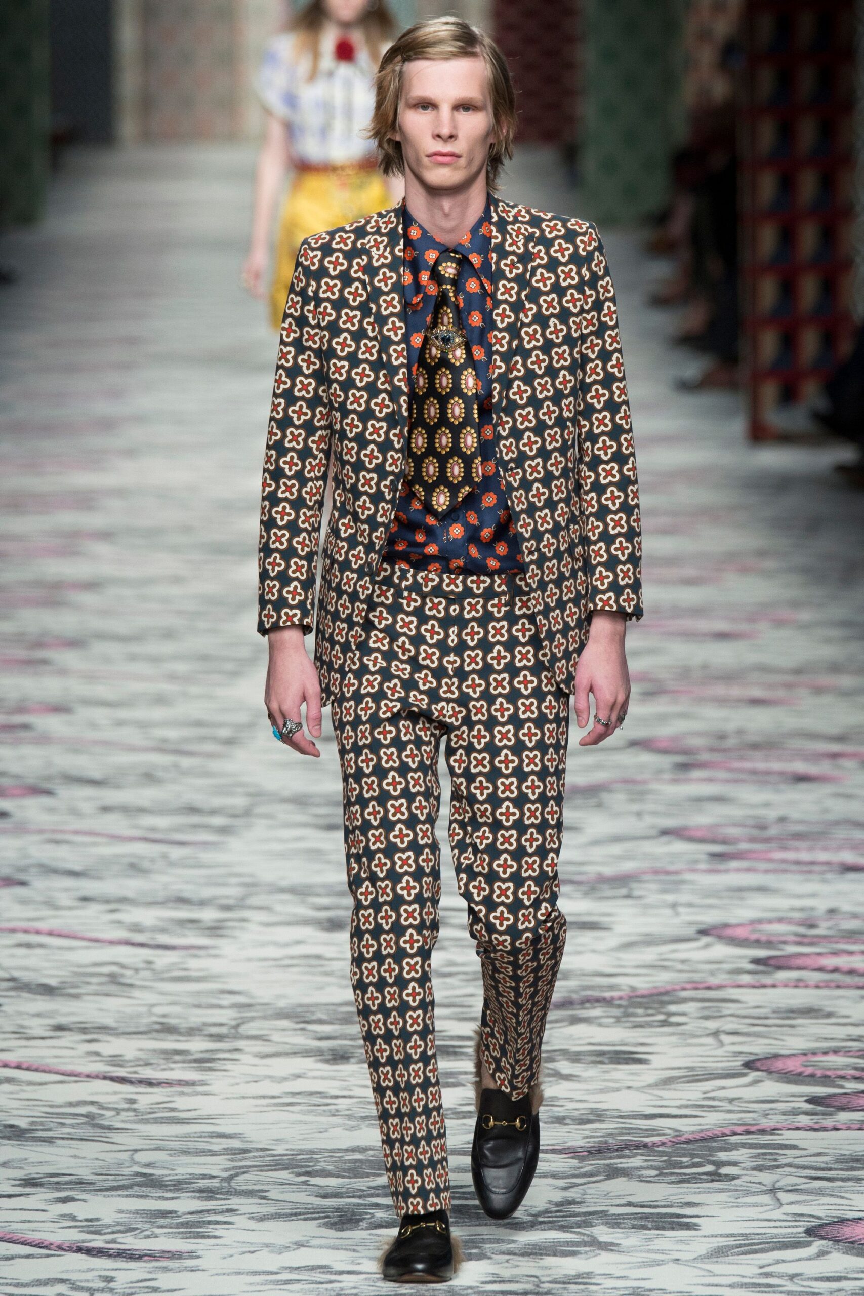 Gucci Spring 2016 Ready-to-Wear Look 54