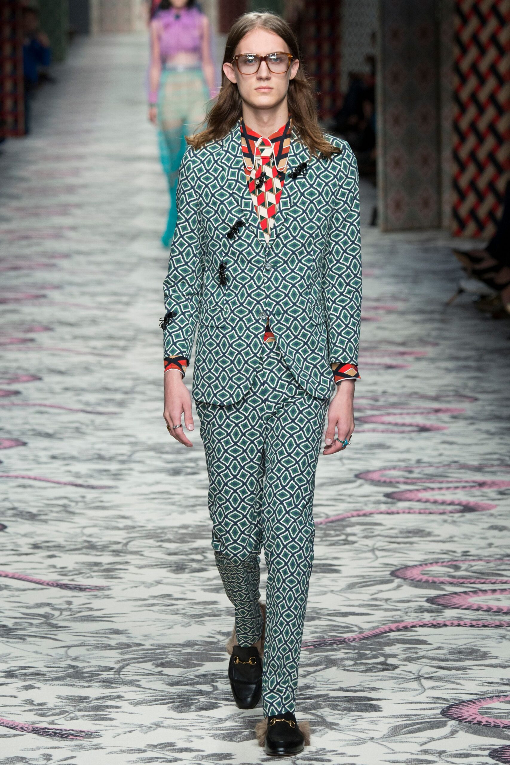 printed tailored suit with shoes