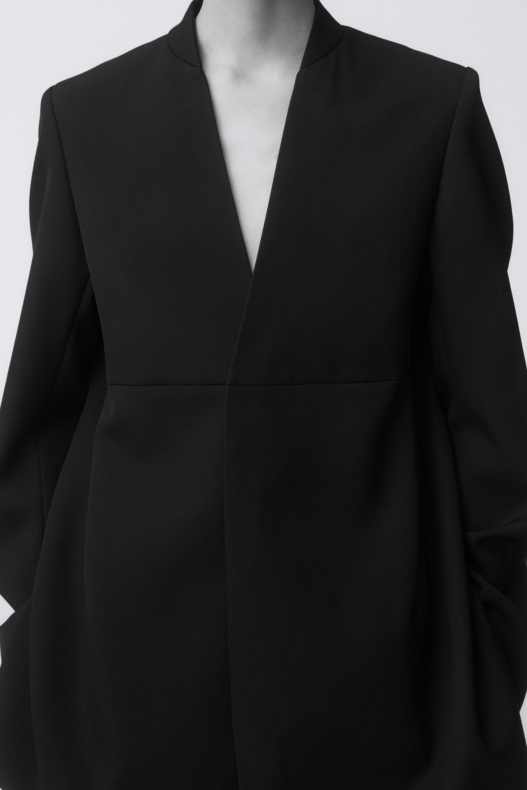 black relaxed blazer