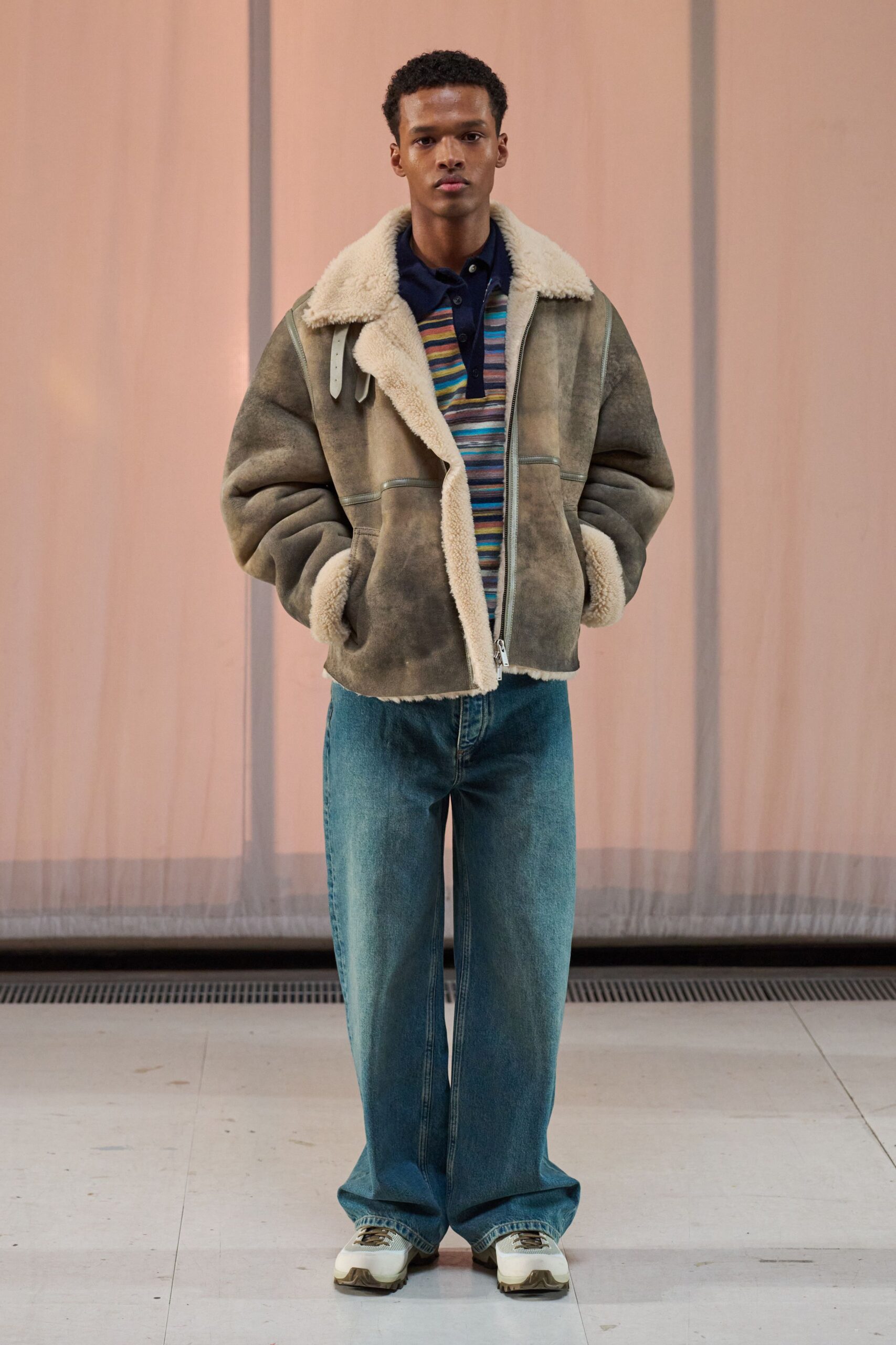 gray faux-fur long-sleeve collared relaxed zippered jacket