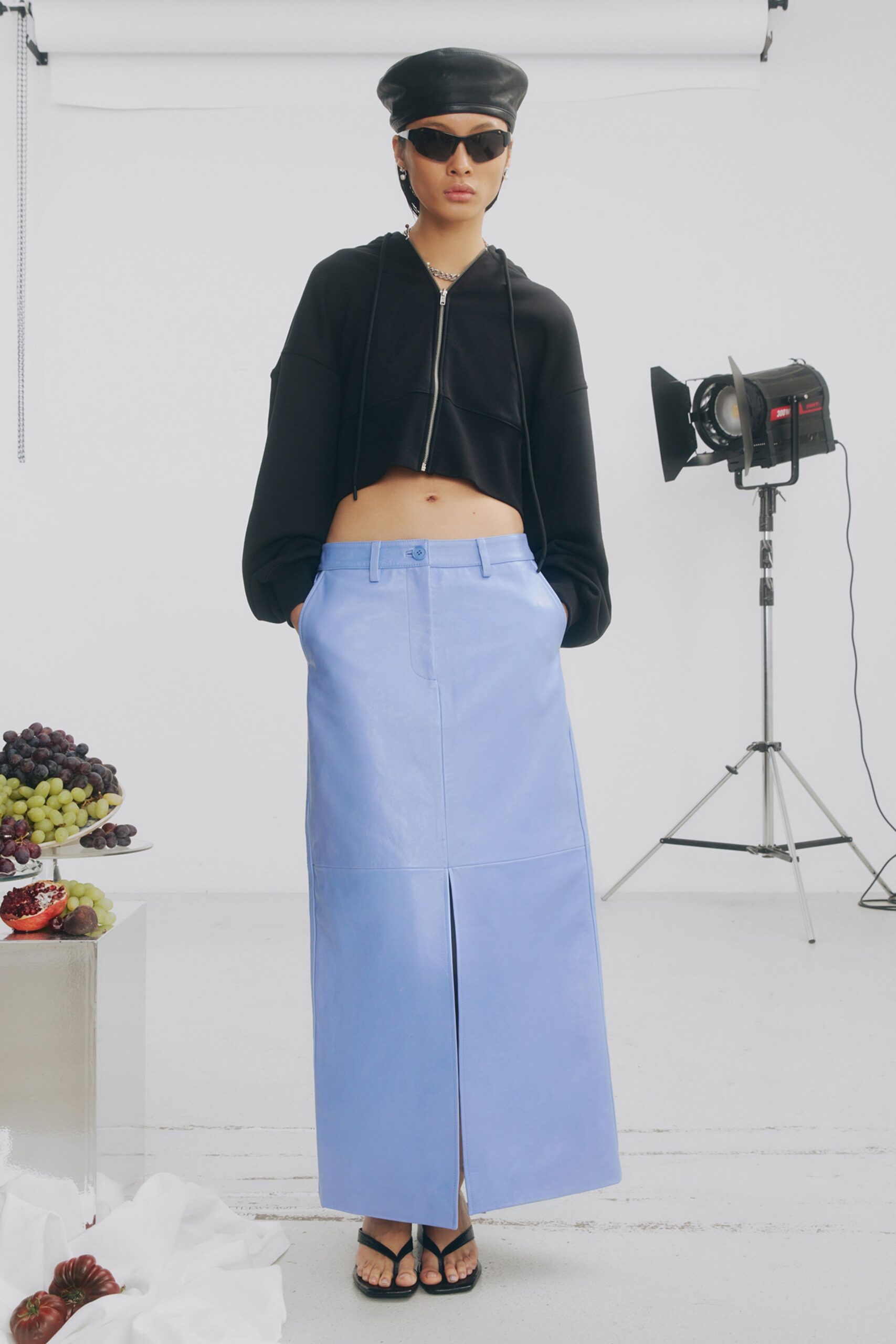 black cotton long-sleeve relaxed zippered cropped hoodie