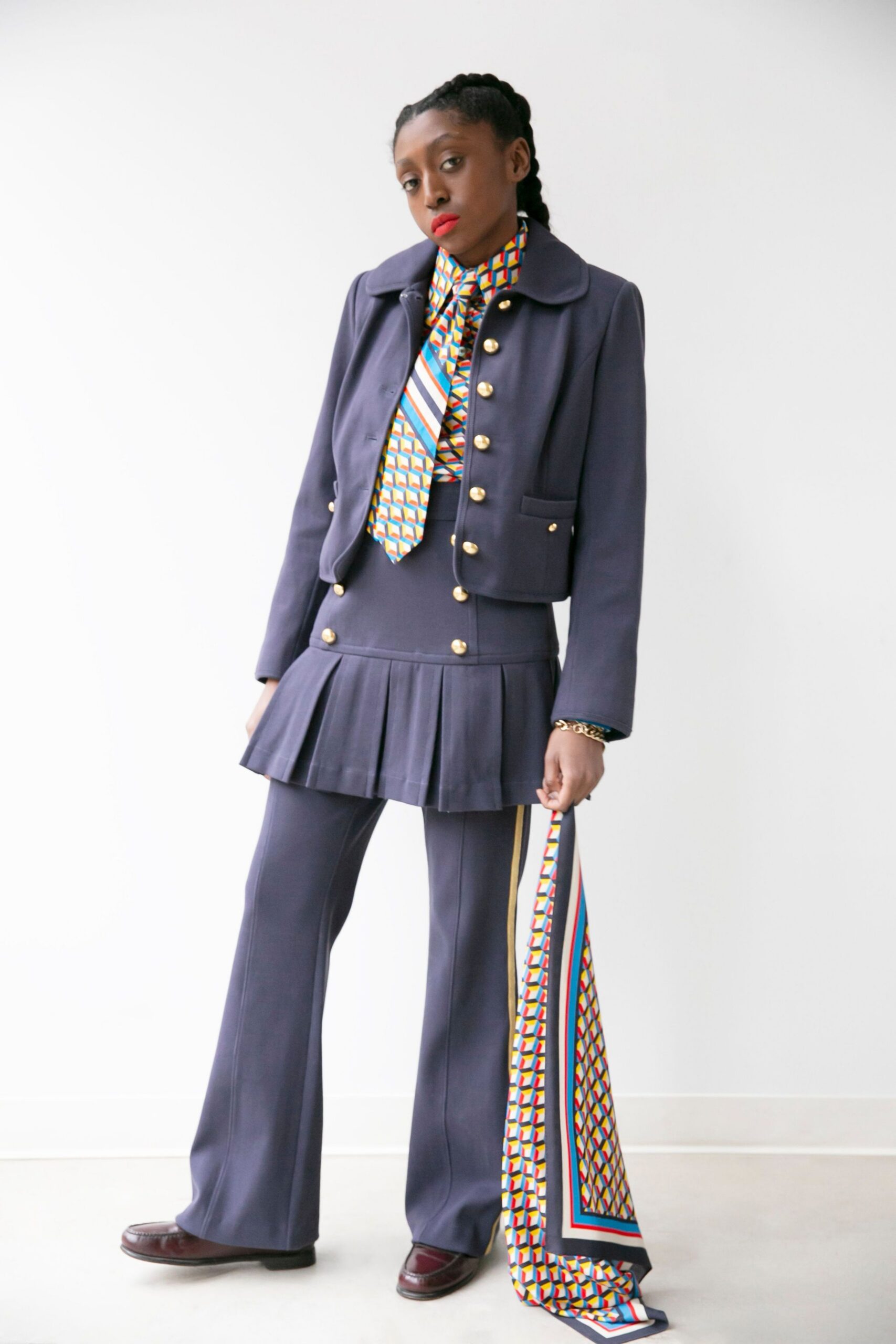 blue cotton long-sleeve collared tailored buttoned blazer