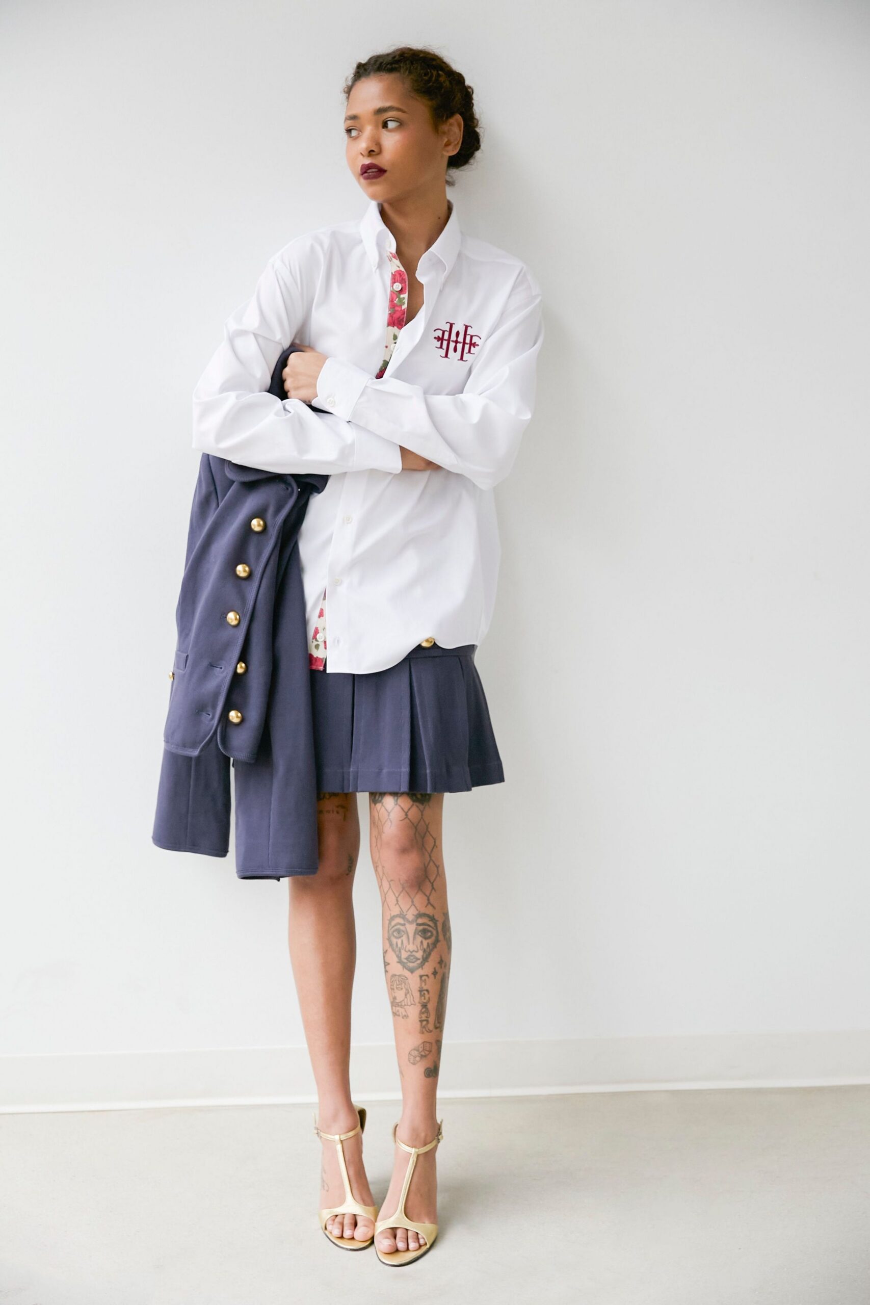 blue cotton long-sleeve collared structured buttoned blazer