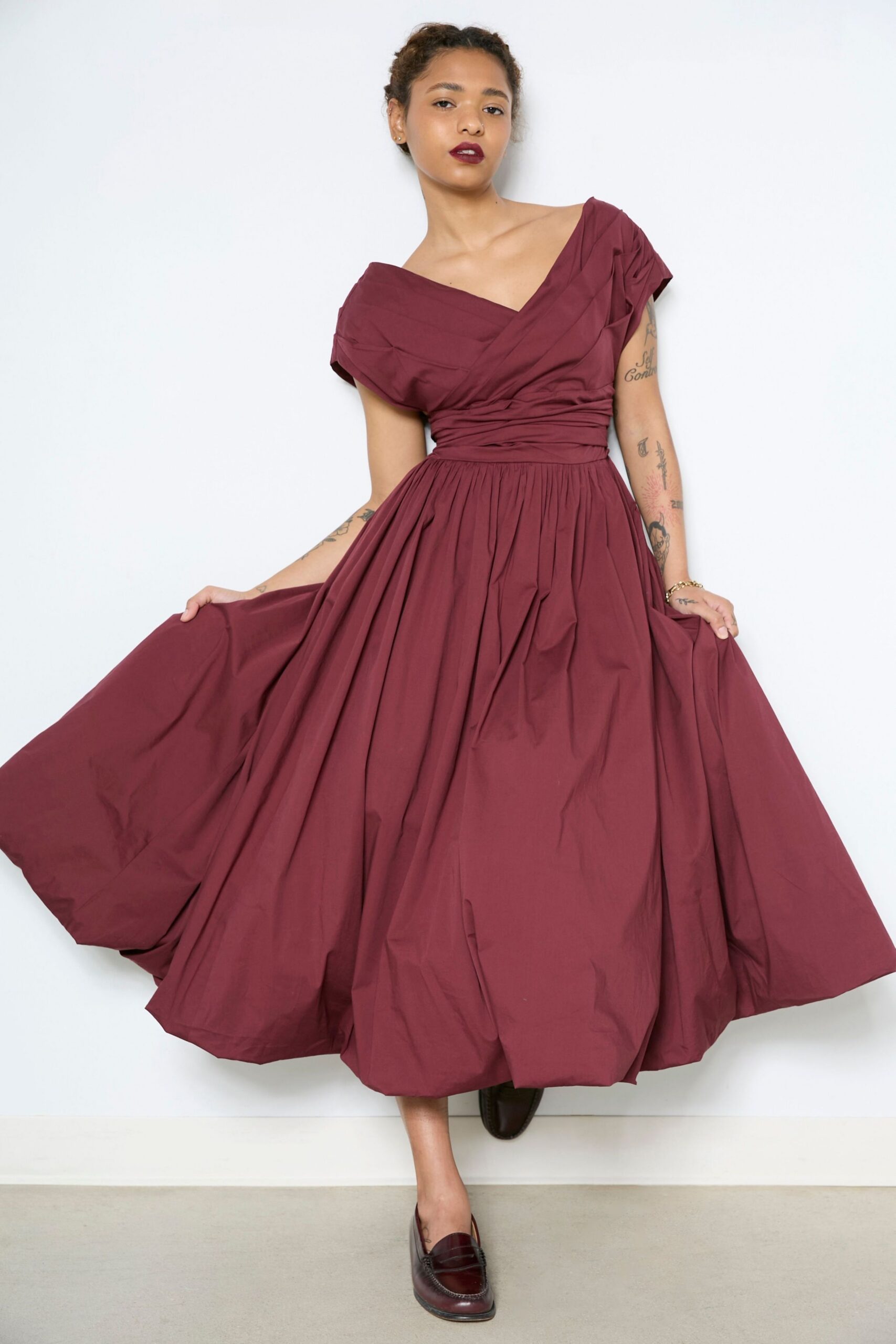 maroon cotton short-sleeve v-neck fitted pleated a-line dress