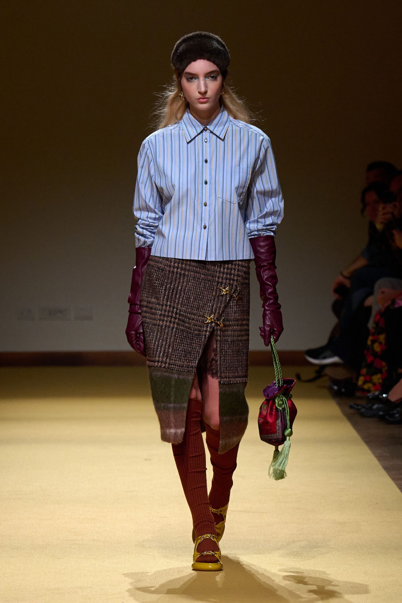 brown wool fitted pleated skirt