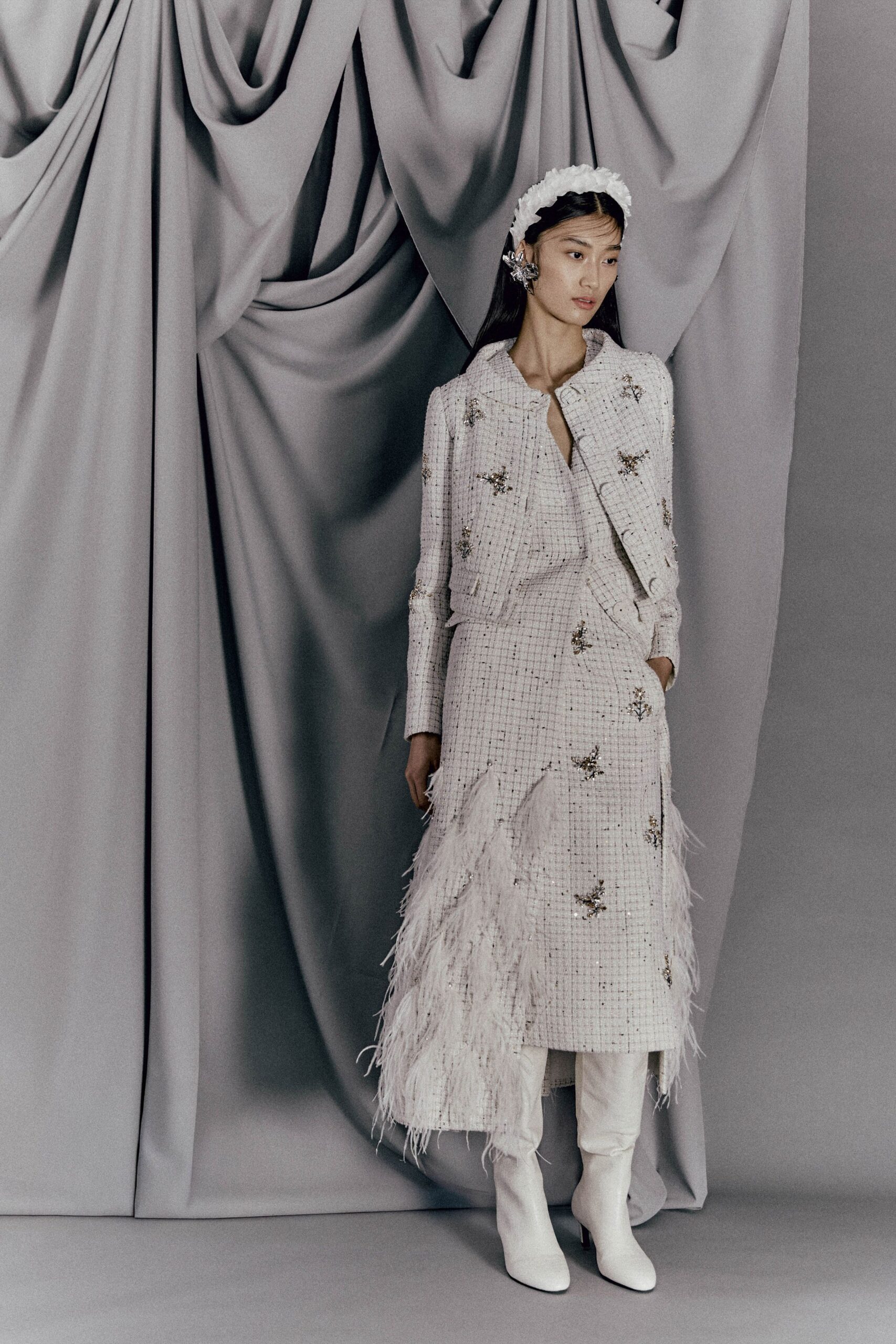 white tweed long-sleeve collared fitted embroidered jacket