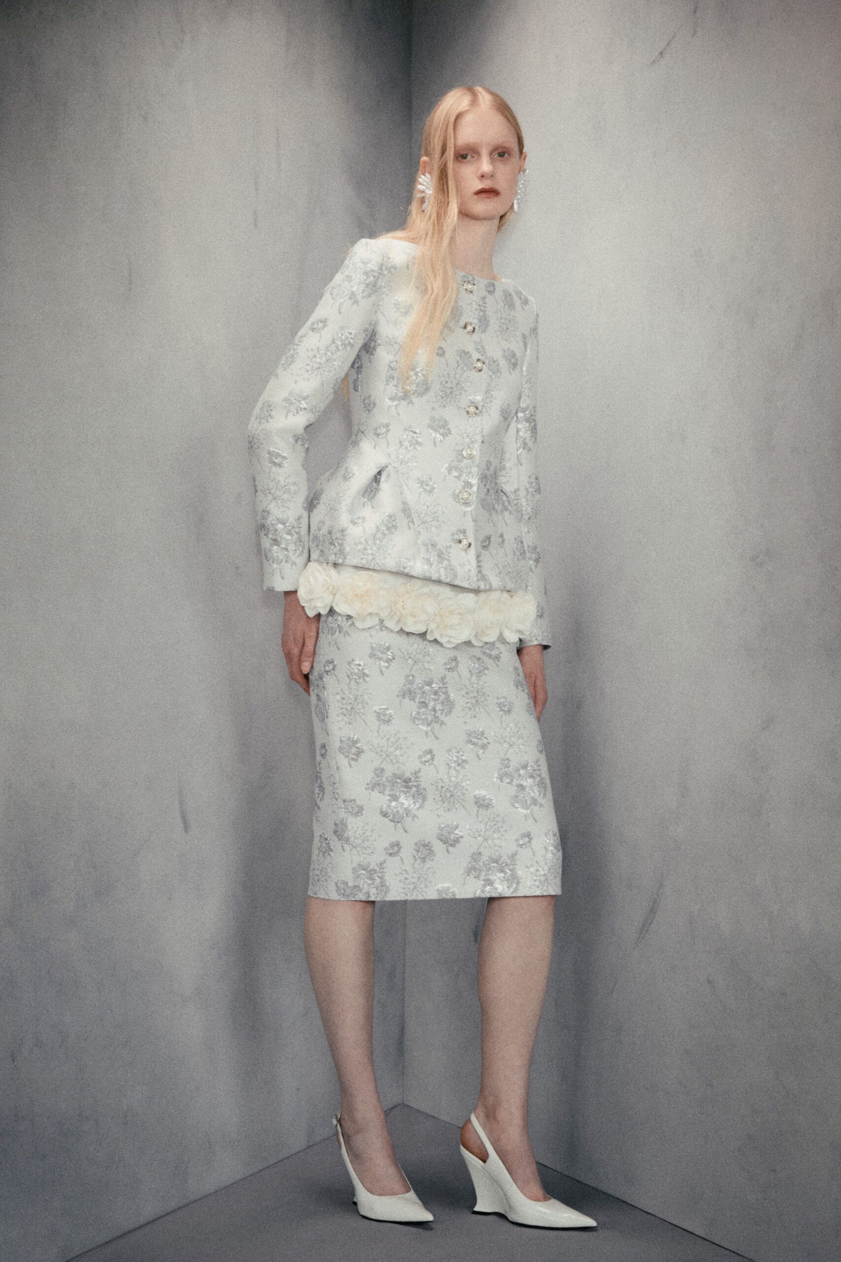 white silk fitted pencil skirt