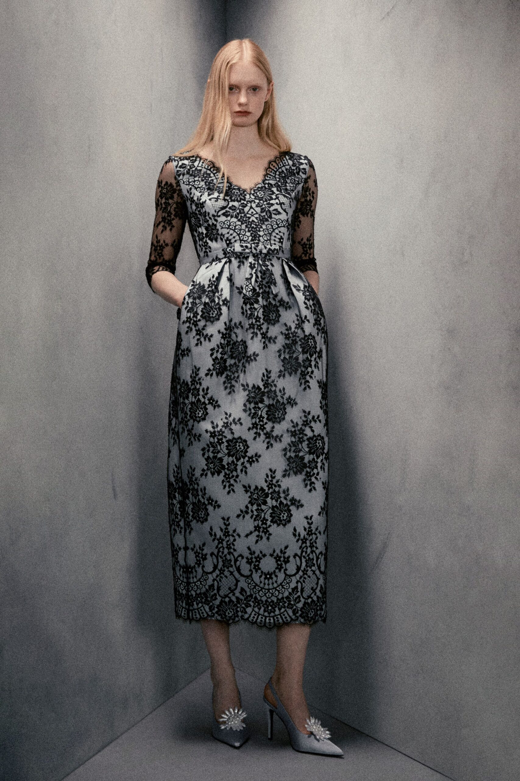 black lace long-sleeve v-neck fitted embroidered tiered dress