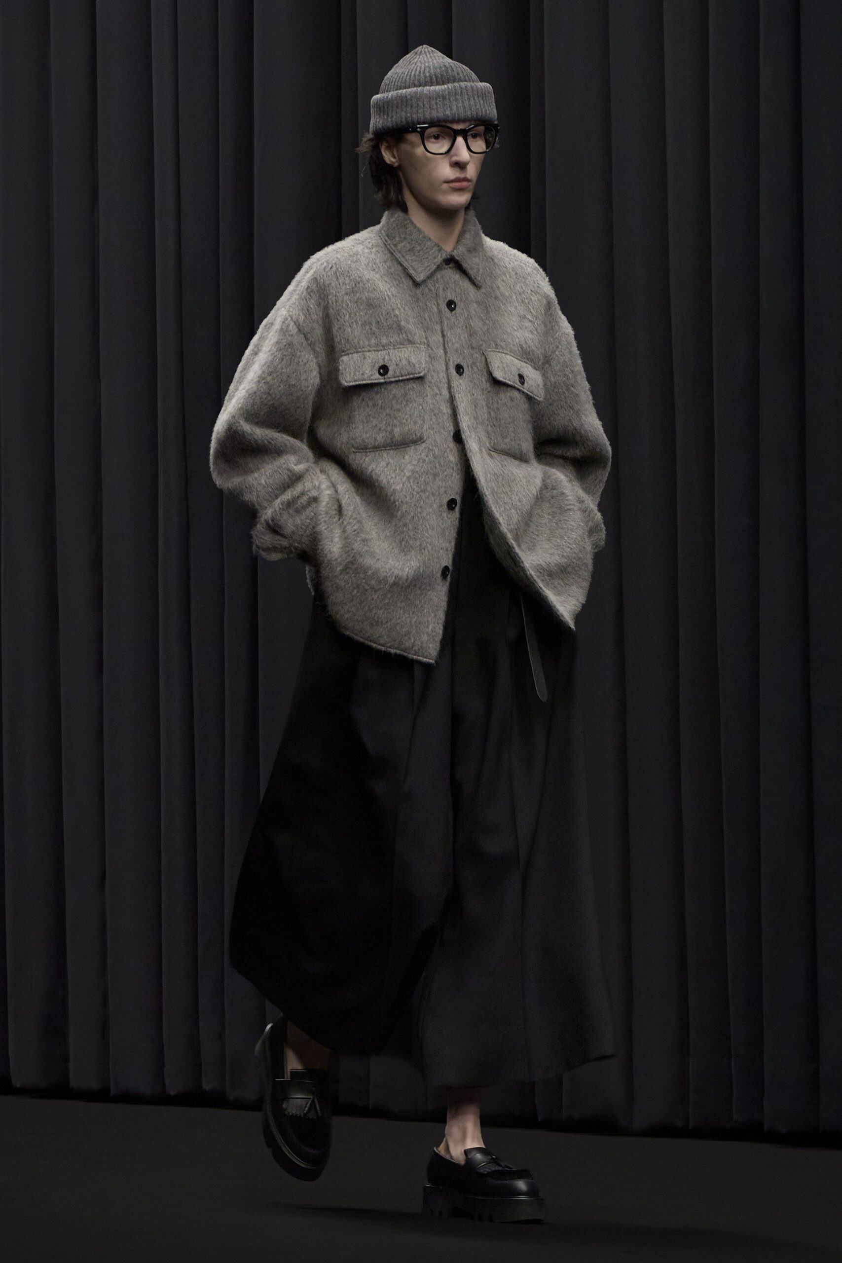 gray wool long-sleeve collared relaxed buttoned jacket
