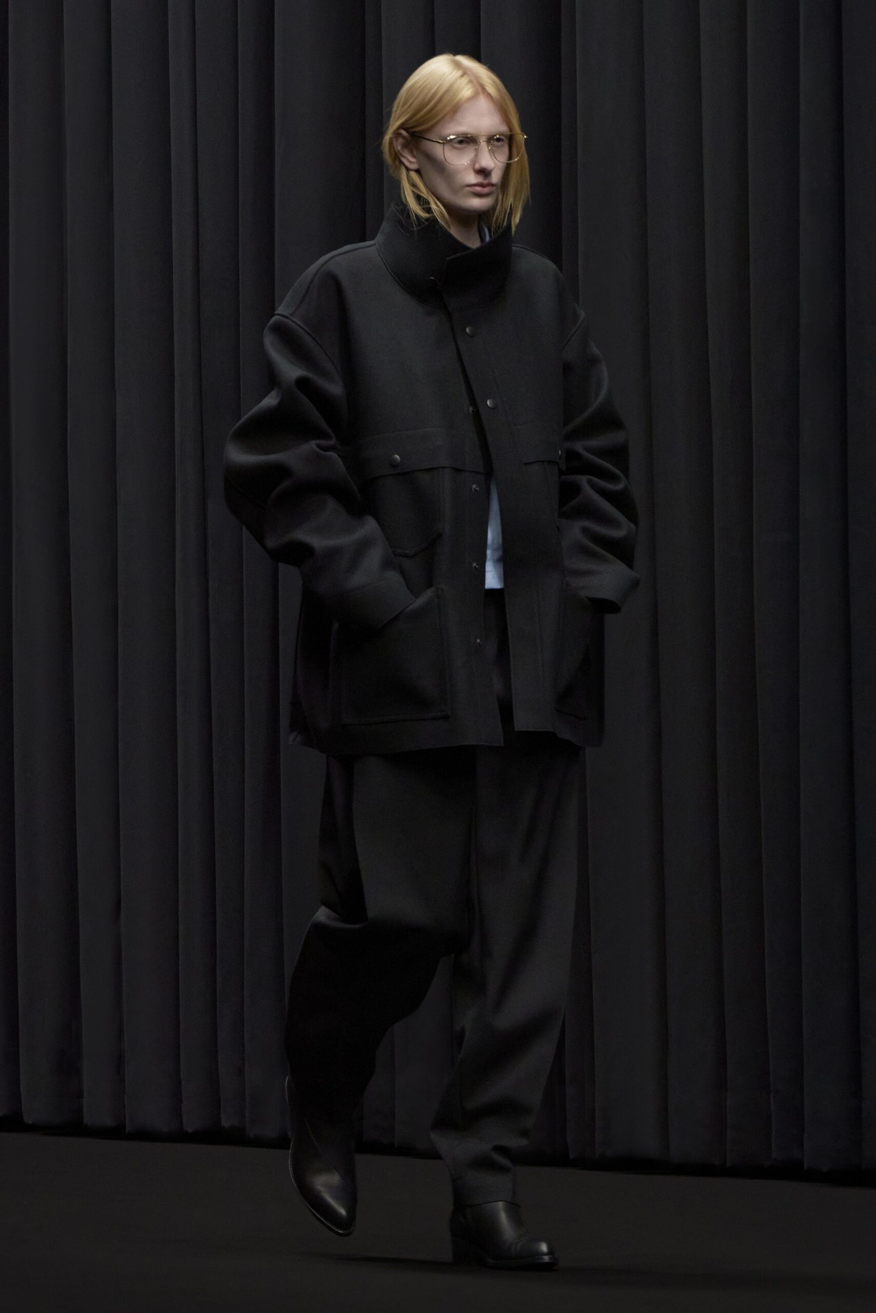 black cotton long-sleeve collared oversized buttoned jacket