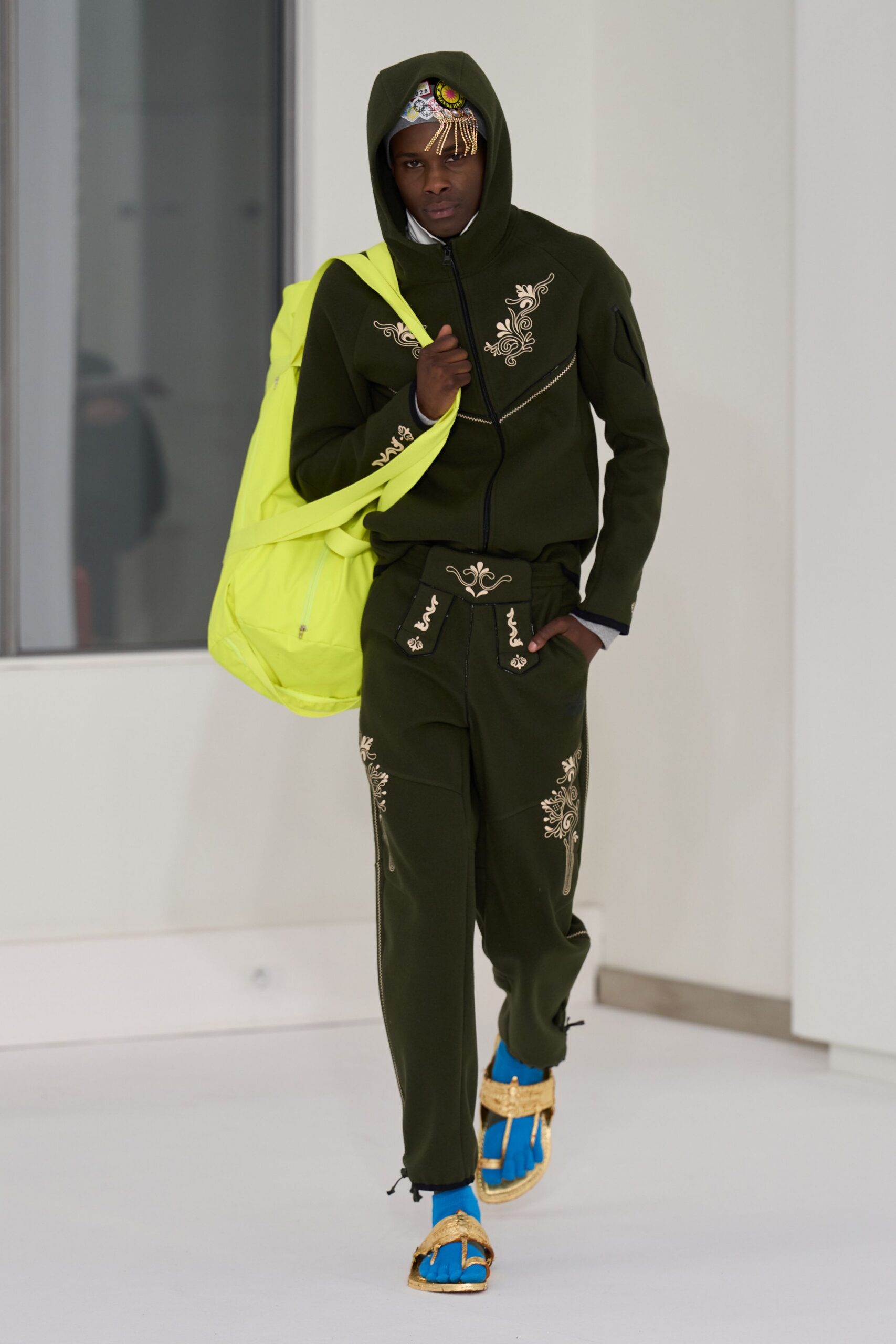 green cotton long-sleeve hooded relaxed embroidered hoodie