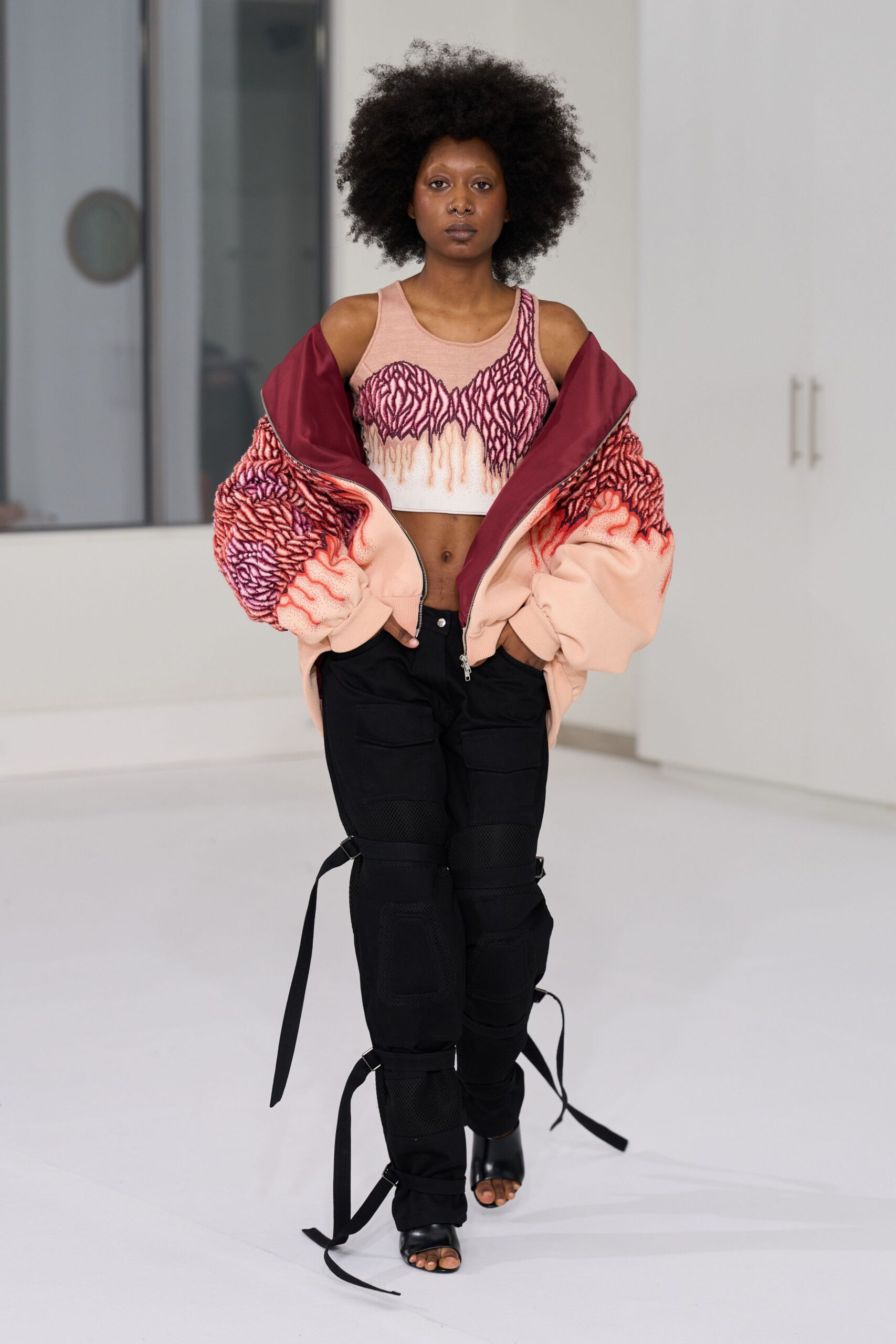 pink cotton sleeveless fitted printed cropped top