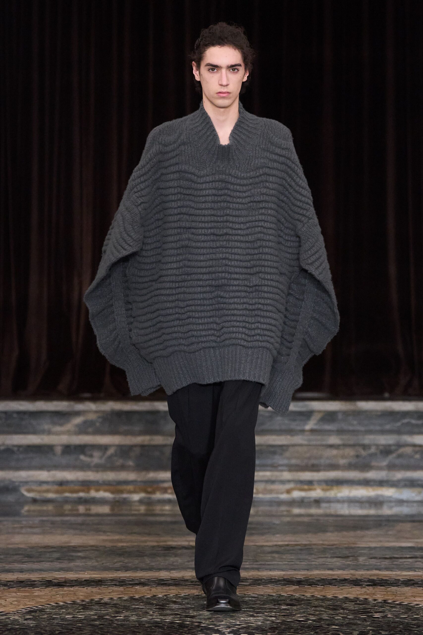 gray oversized sweater with black pants