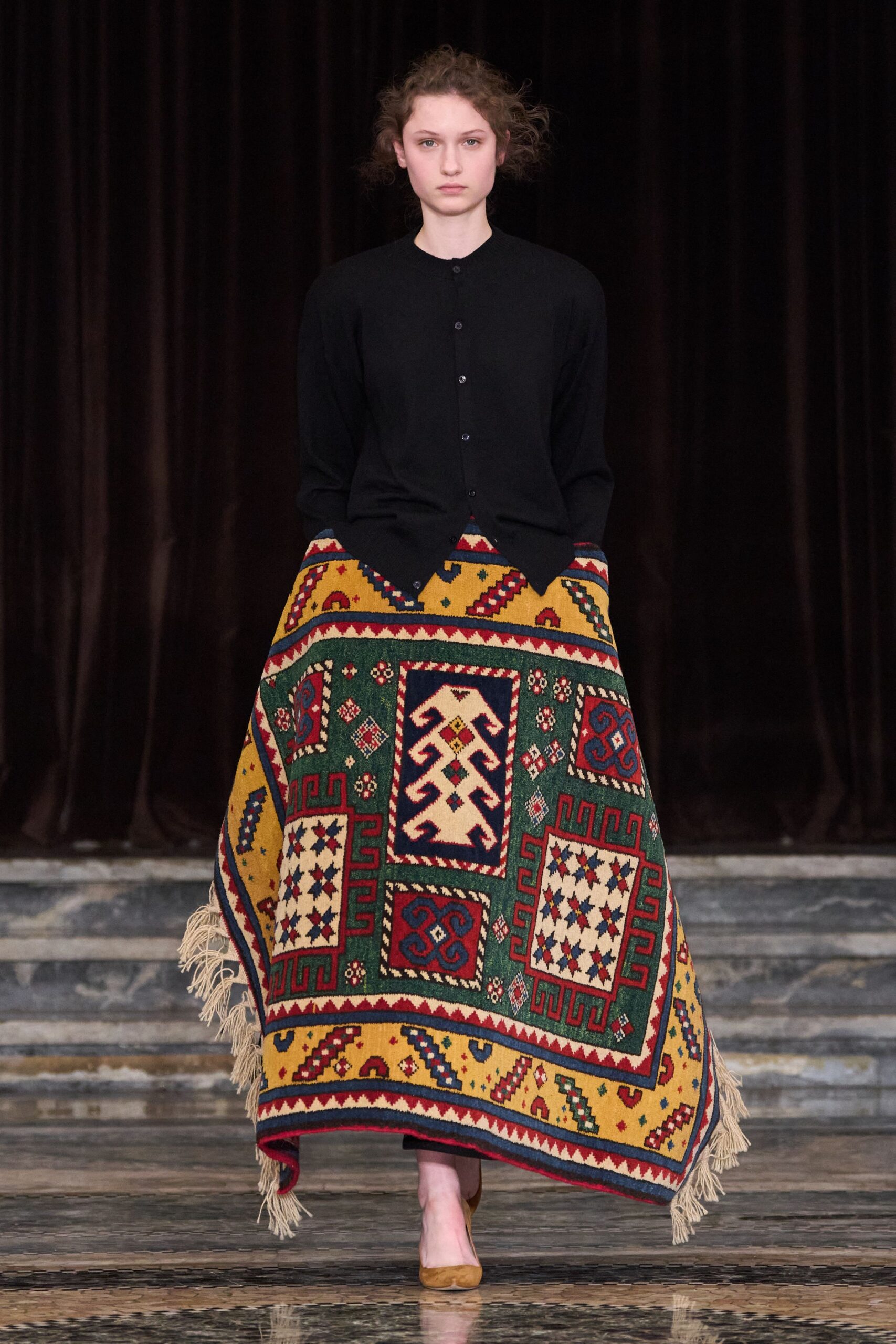black long-sleeve collared fitted cardigan