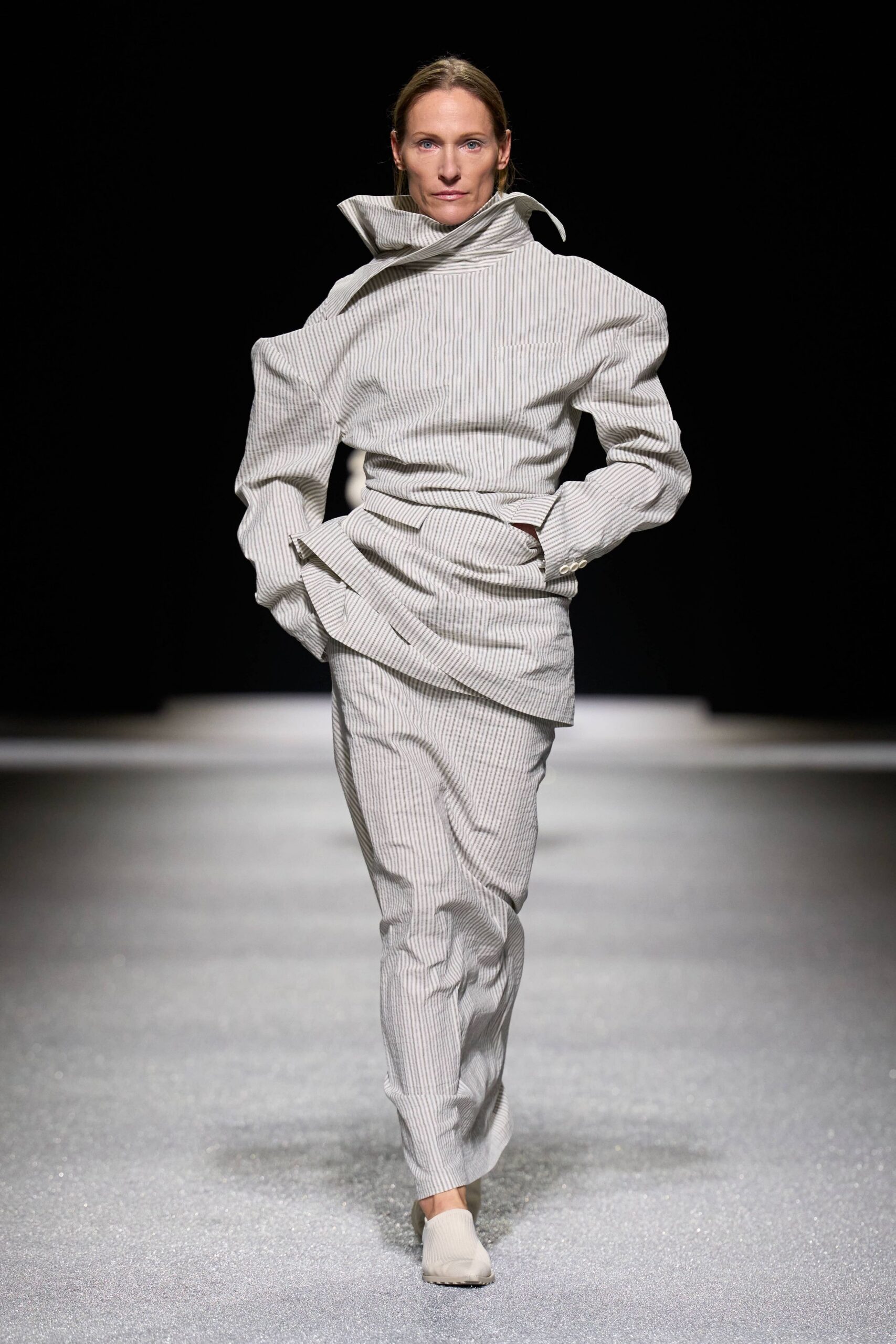 white cotton long-sleeve high-neck structured pleated jacket